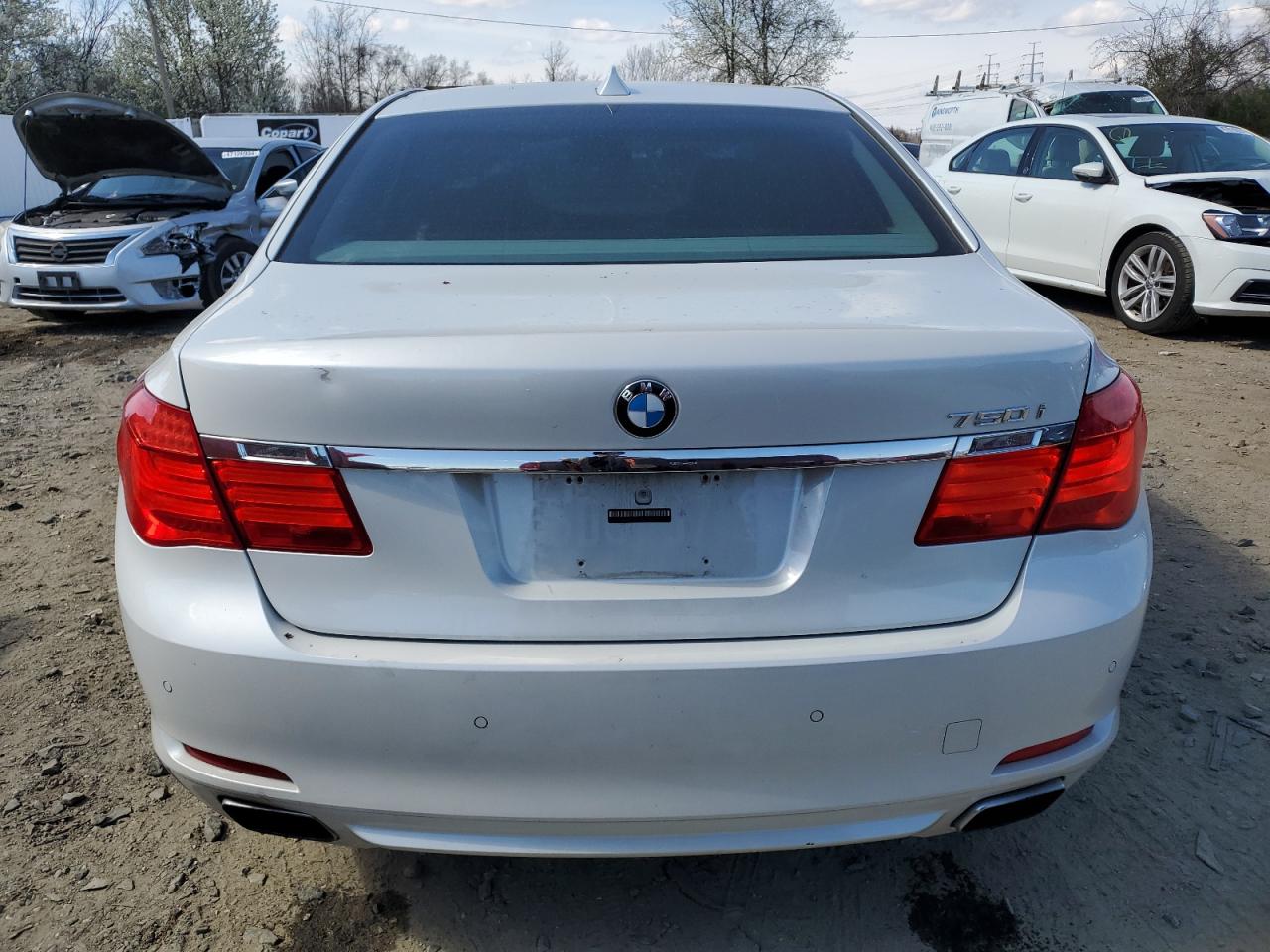 Photo 5 VIN: WBAKC6C58BC394906 - BMW 7ER 