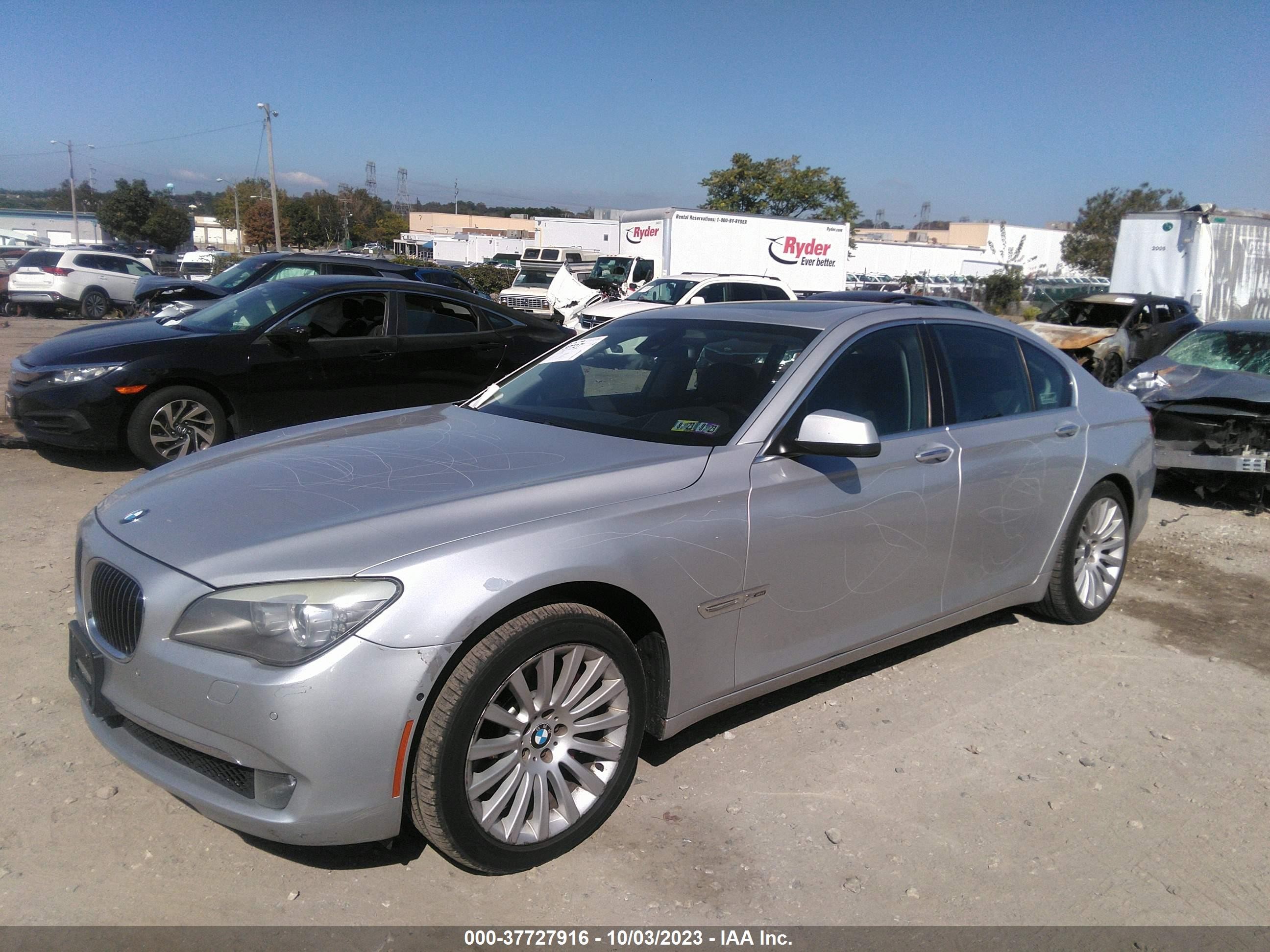 Photo 1 VIN: WBAKC6C58CC395684 - BMW 7 SERIES 