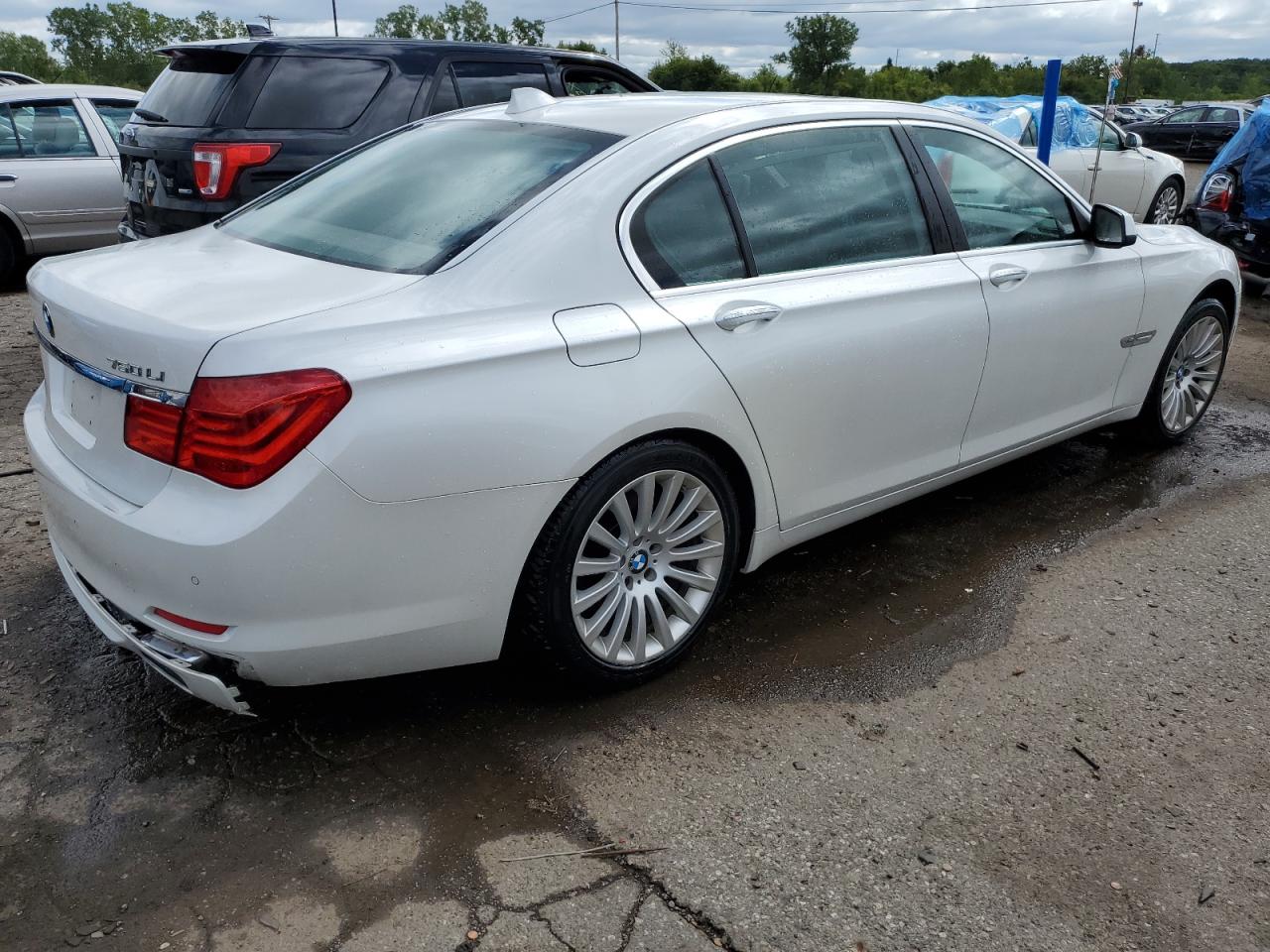 Photo 2 VIN: WBAKC8C54BC433602 - BMW 7ER 