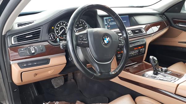 Photo 11 VIN: WBAKC8C54CC437148 - BMW 750 