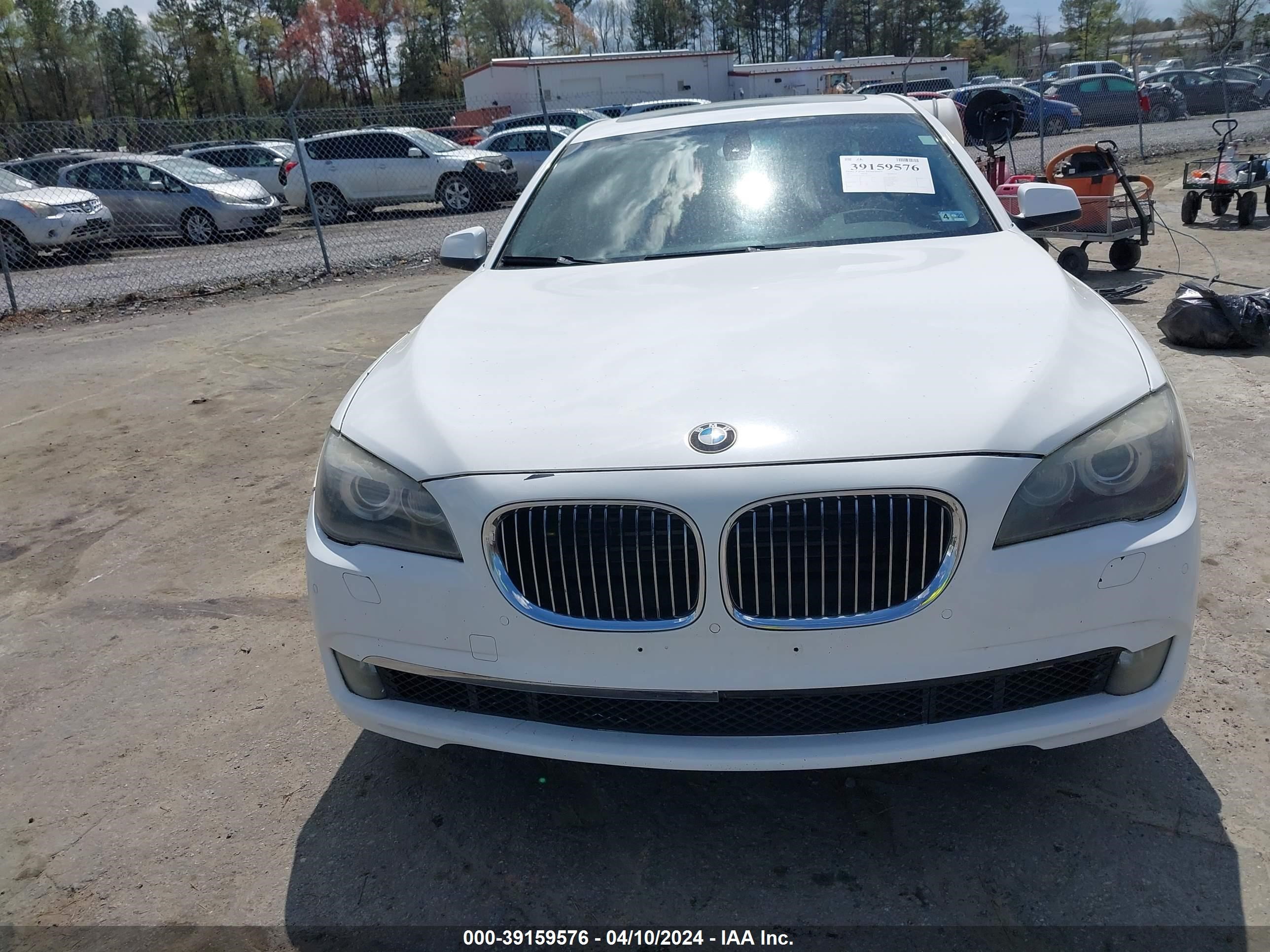 Photo 10 VIN: WBAKC8C57CC434793 - BMW 7ER 