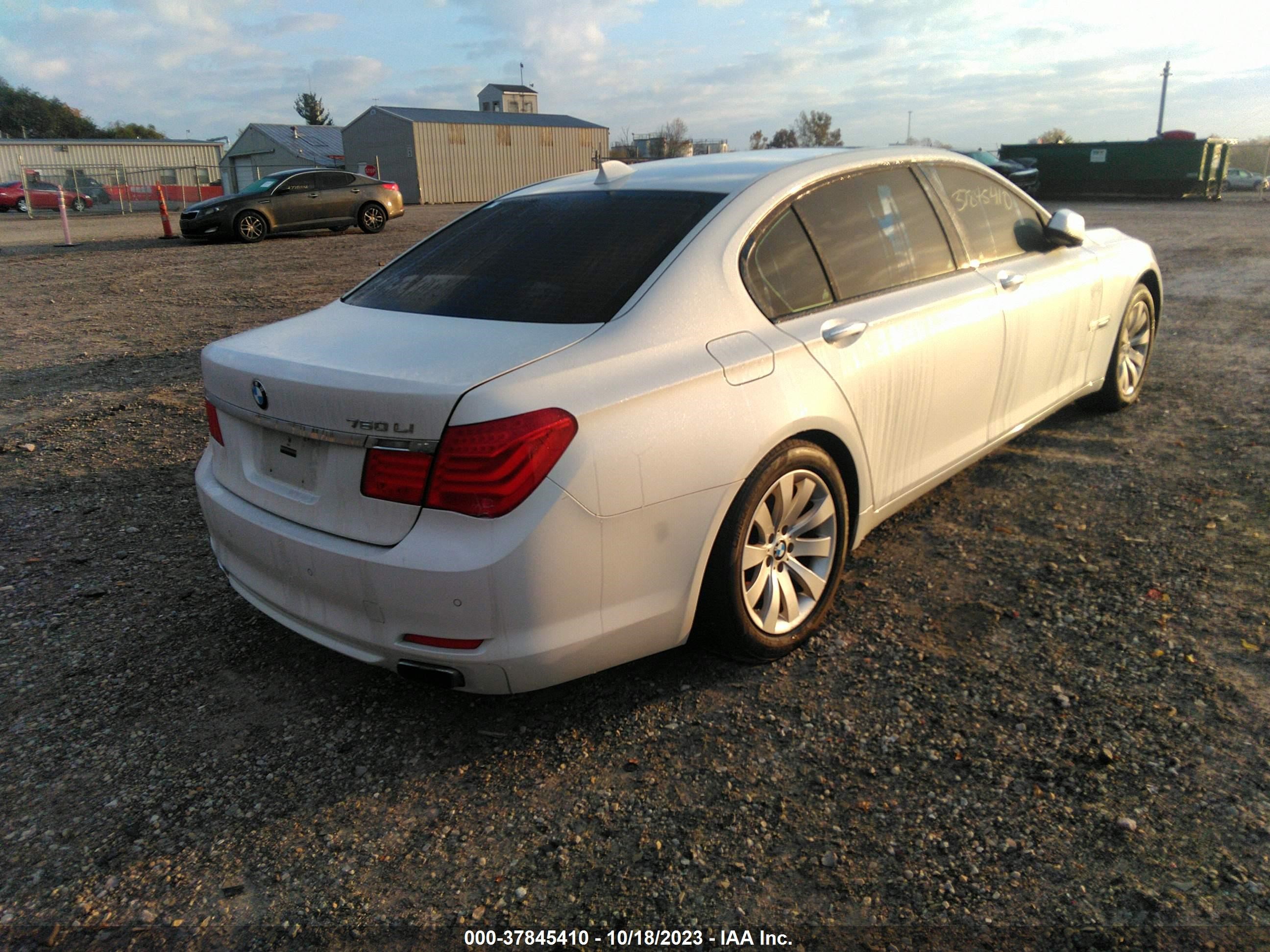 Photo 3 VIN: WBAKC8C58BC431626 - BMW 7ER 