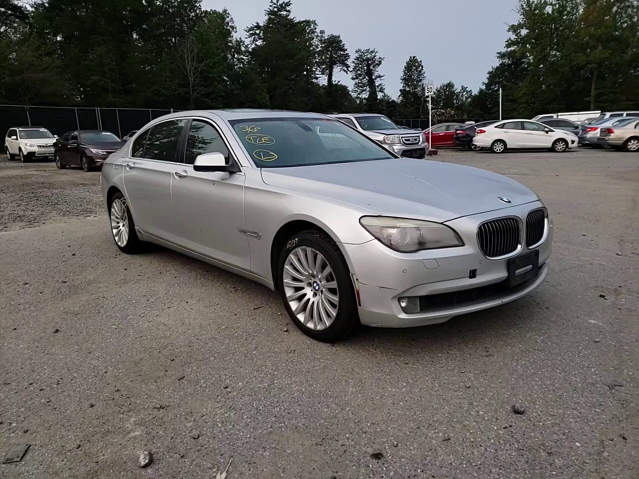 Photo 10 VIN: WBAKC8C59BC432588 - BMW 750LI 