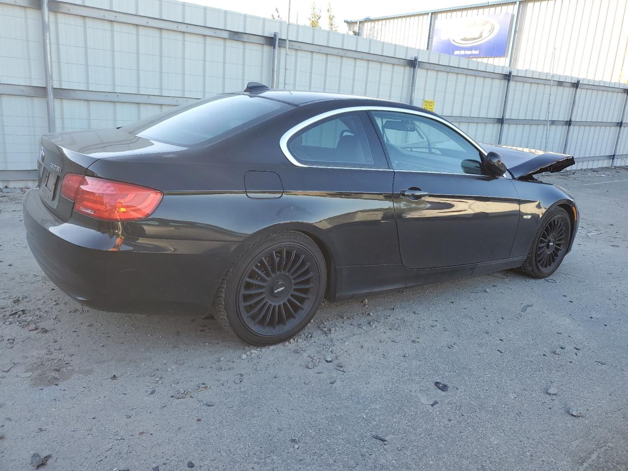 Photo 2 VIN: WBAKE3C55BE769096 - BMW 3ER 