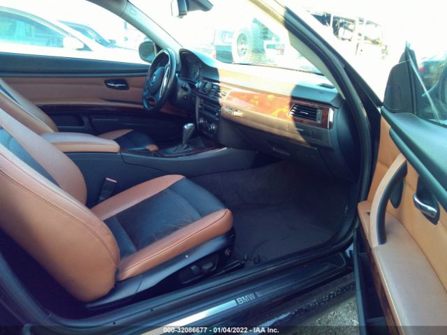 Photo 4 VIN: WBAKE3C5XBE769255 - BMW 3 