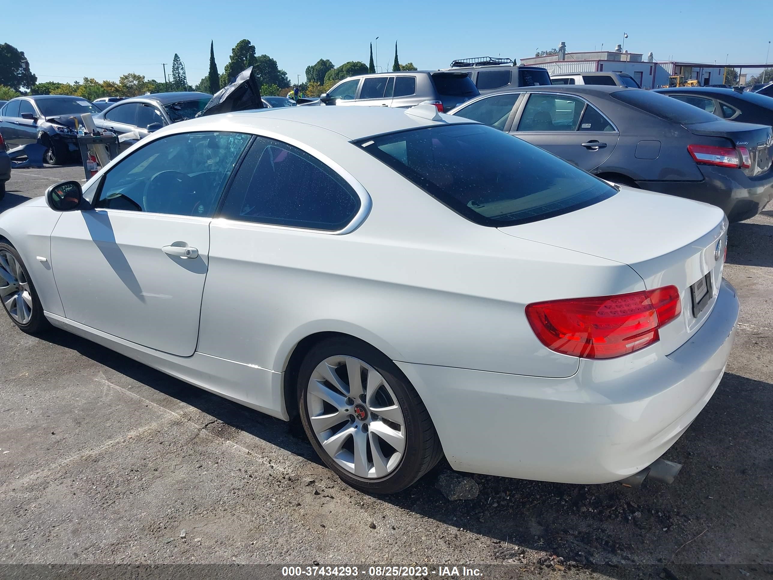 Photo 2 VIN: WBAKE5C54DJ107063 - BMW 3ER 