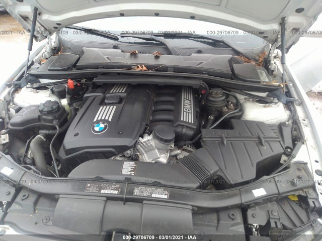 Photo 9 VIN: WBAKE5C58BE754796 - BMW 3 