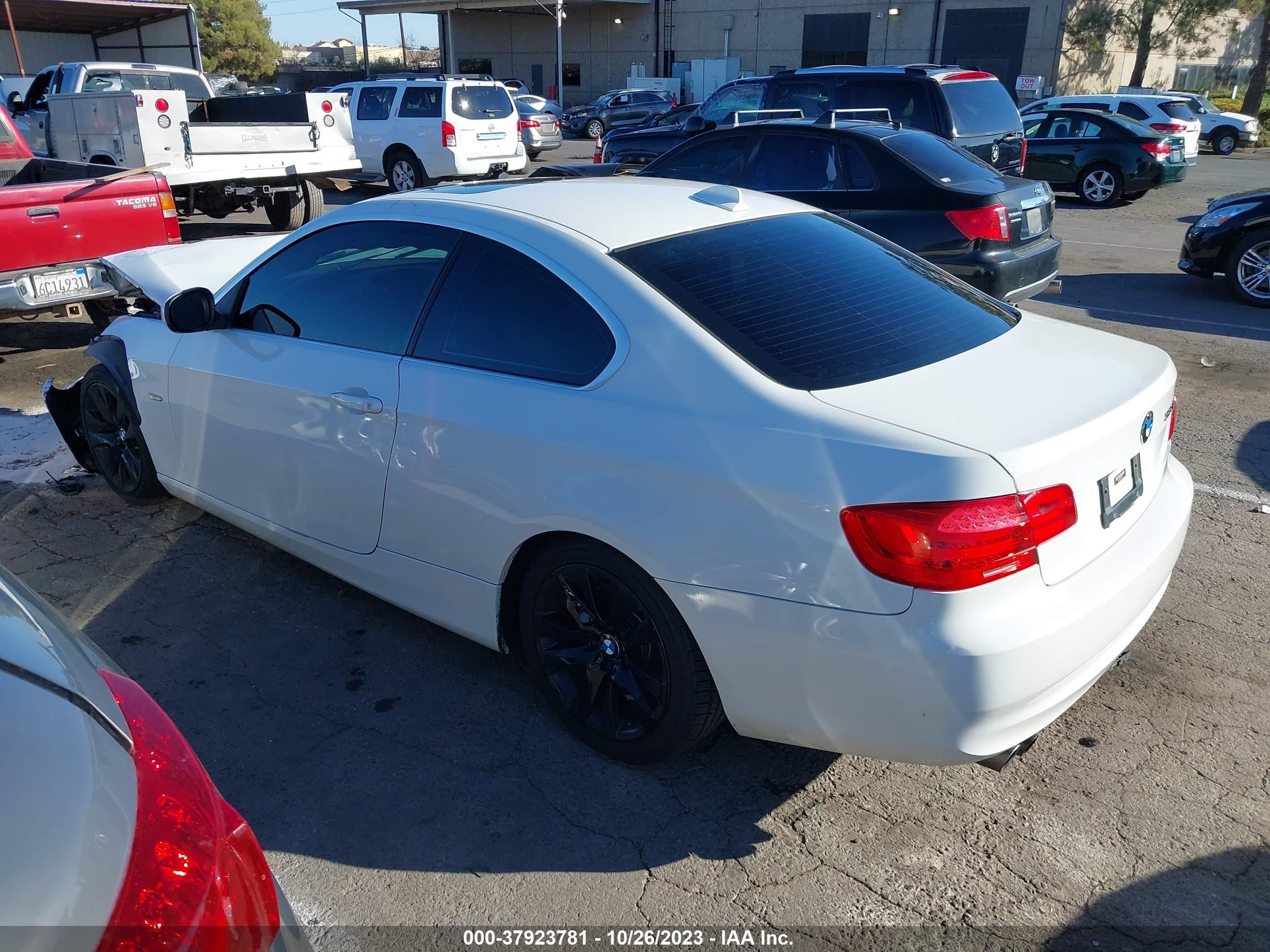 Photo 2 VIN: WBAKE5C58BE755348 - BMW 3ER 