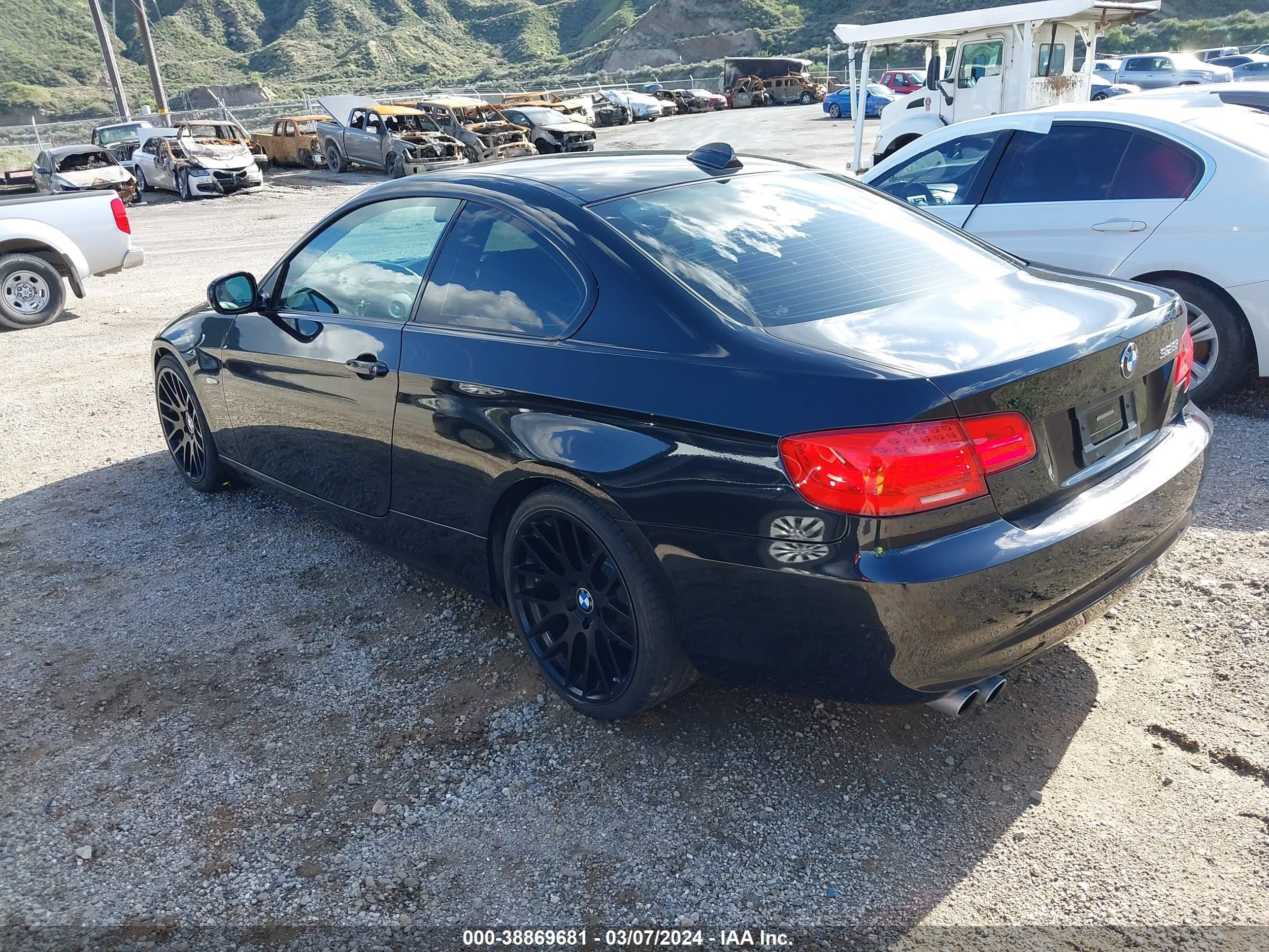 Photo 2 VIN: WBAKE5C5XBE429745 - BMW 3ER 