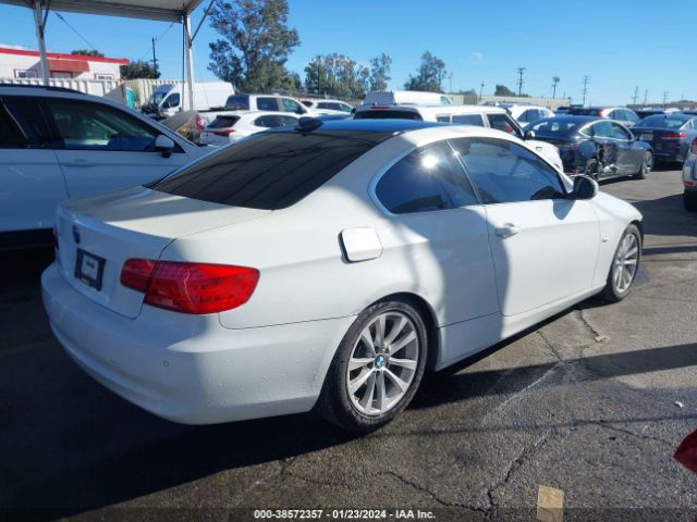 Photo 3 VIN: WBAKE5C5XCJ106532 - BMW 328I 