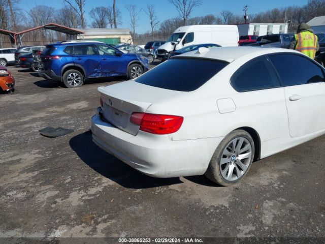 Photo 3 VIN: WBAKF5C51BE395935 - BMW 328I 