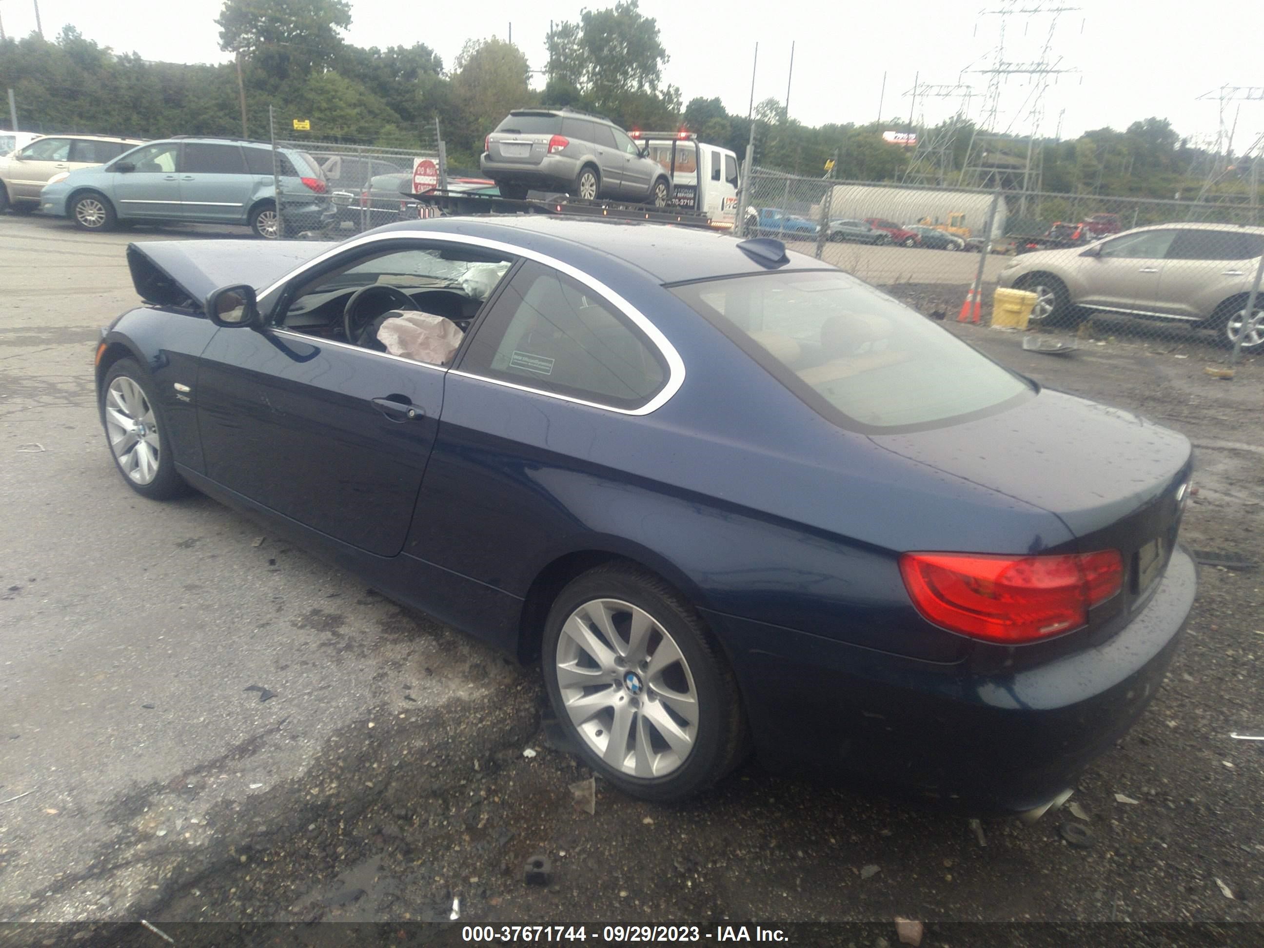 Photo 2 VIN: WBAKF5C55CE657098 - BMW 3ER 