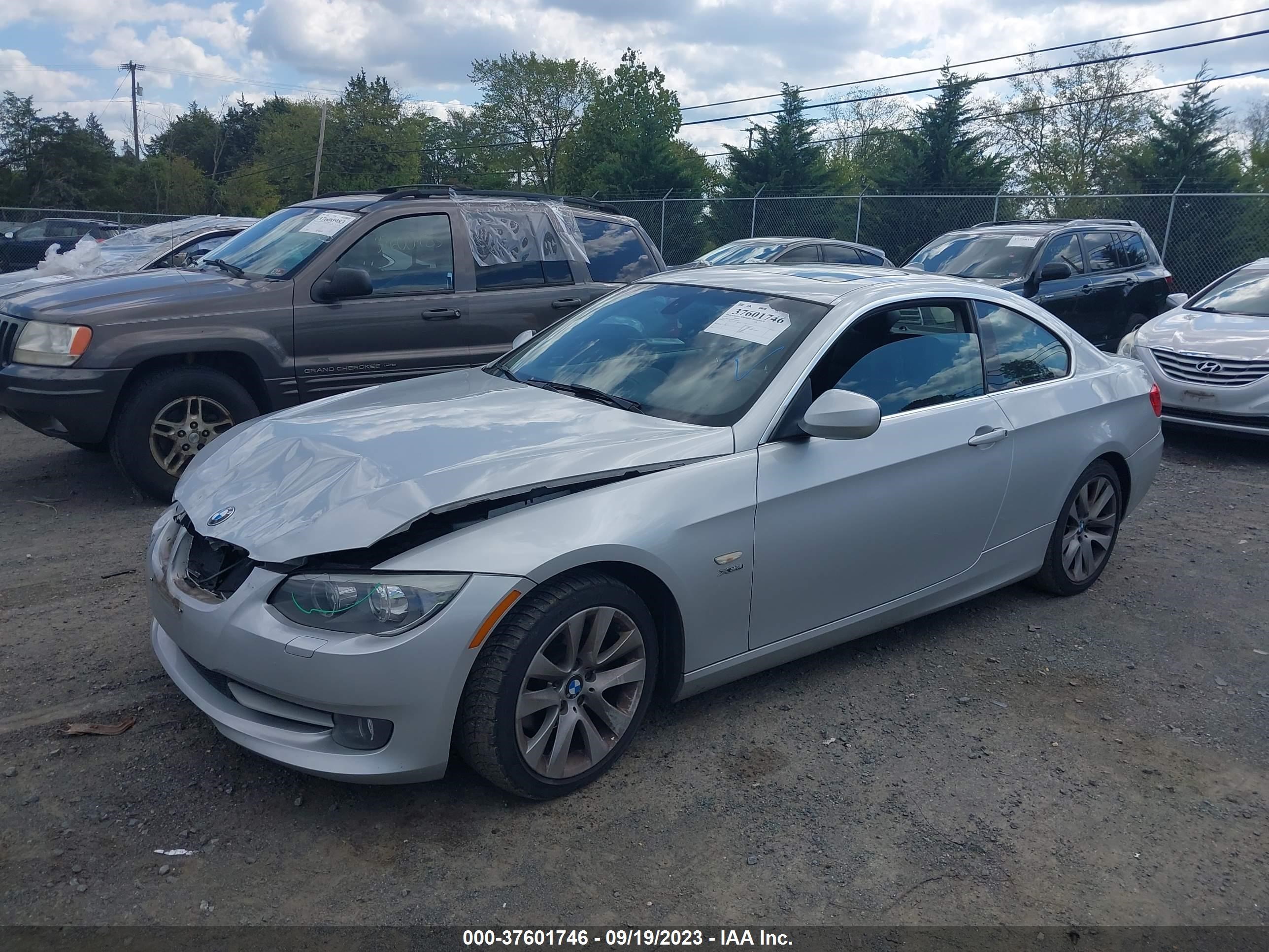 Photo 1 VIN: WBAKF5C58BE655165 - BMW 328I 