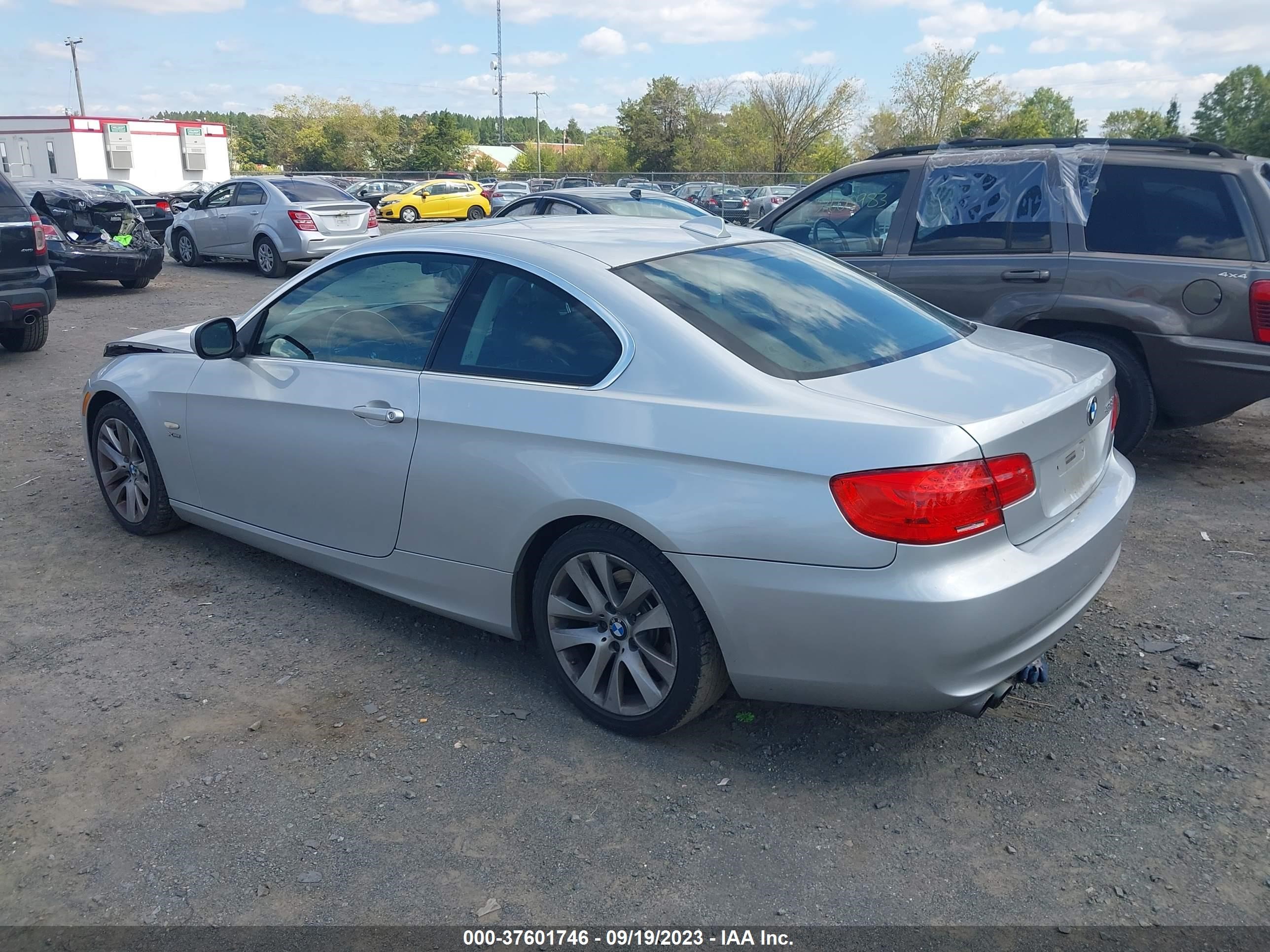 Photo 2 VIN: WBAKF5C58BE655165 - BMW 328I 