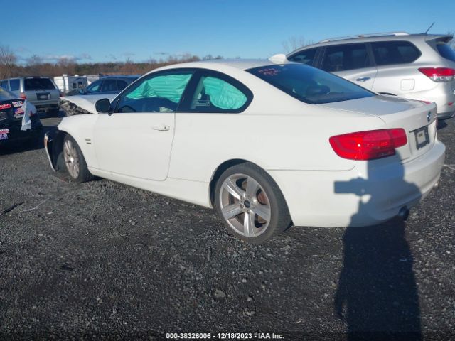 Photo 2 VIN: WBAKF9C55BE261775 - BMW 335I 