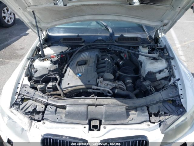 Photo 9 VIN: WBAKG1C57CJ217140 - BMW 335IS 