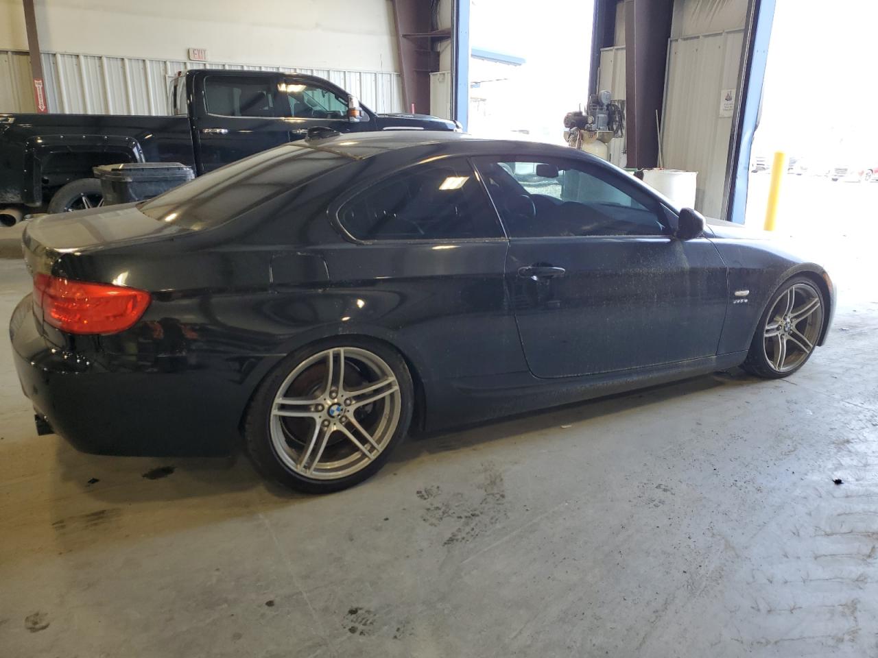 Photo 2 VIN: WBAKG1C58DJ217603 - BMW 3ER 