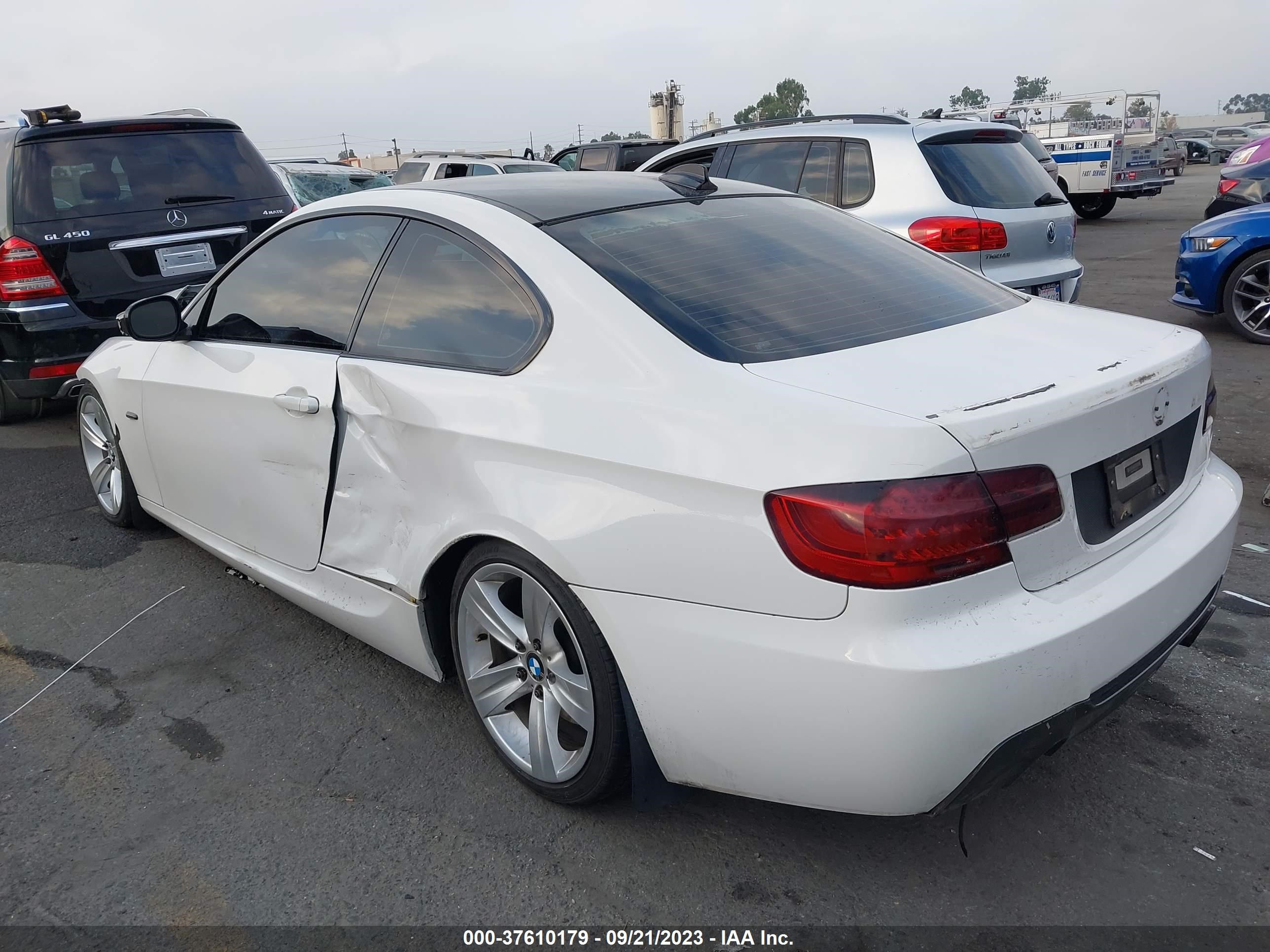 Photo 2 VIN: WBAKG7C5XDJ437716 - BMW 3ER 