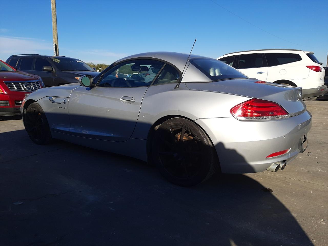 Photo 1 VIN: WBALL5C51FP557294 - BMW Z4 