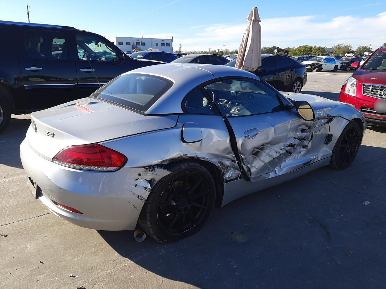 Photo 2 VIN: WBALL5C51FP557294 - BMW Z4 