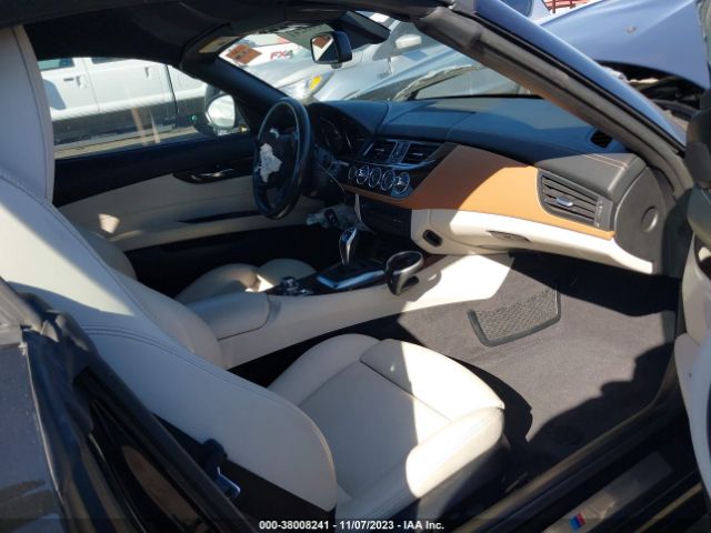 Photo 4 VIN: WBALL5C55G5A20833 - BMW Z4 