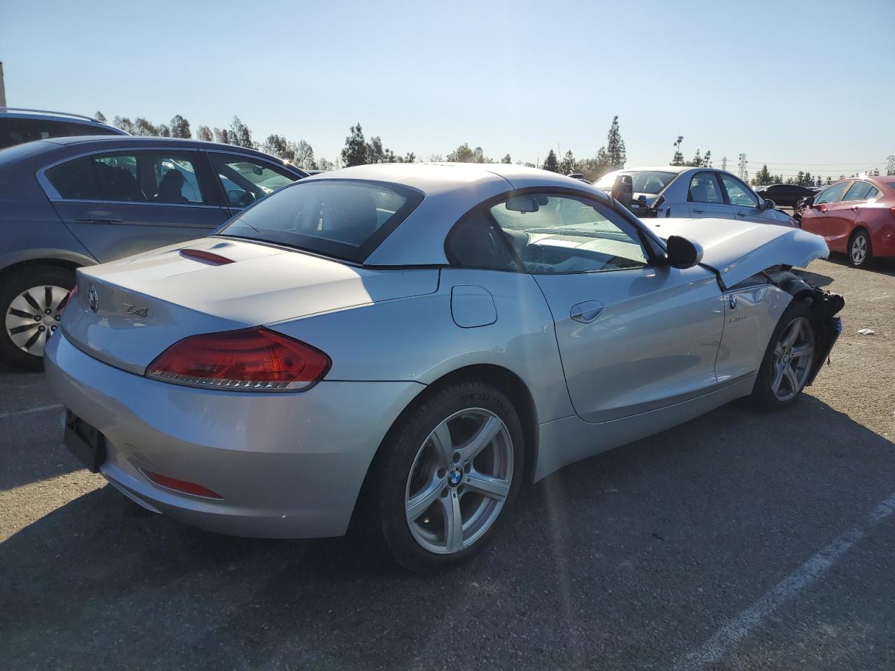 Photo 2 VIN: WBALL5C5XCJ103379 - BMW Z4 