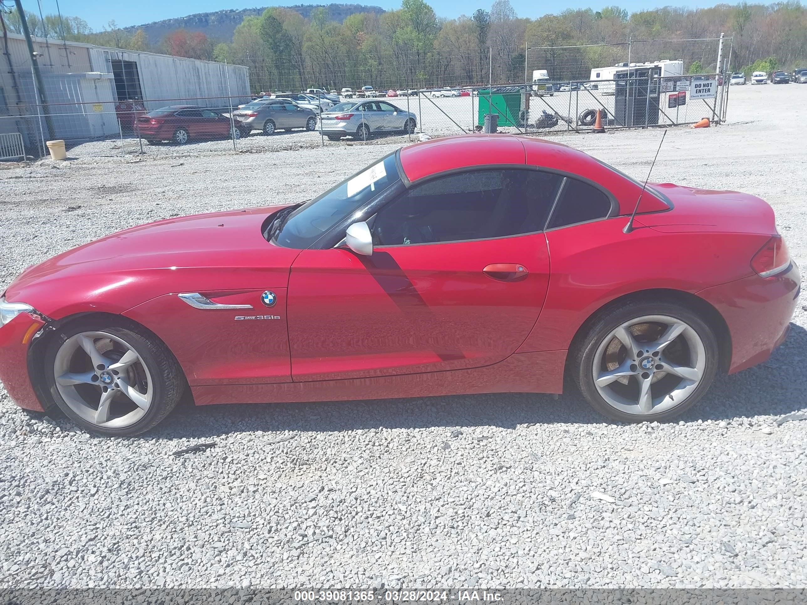 Photo 12 VIN: WBALM1C54EE634319 - BMW Z4 