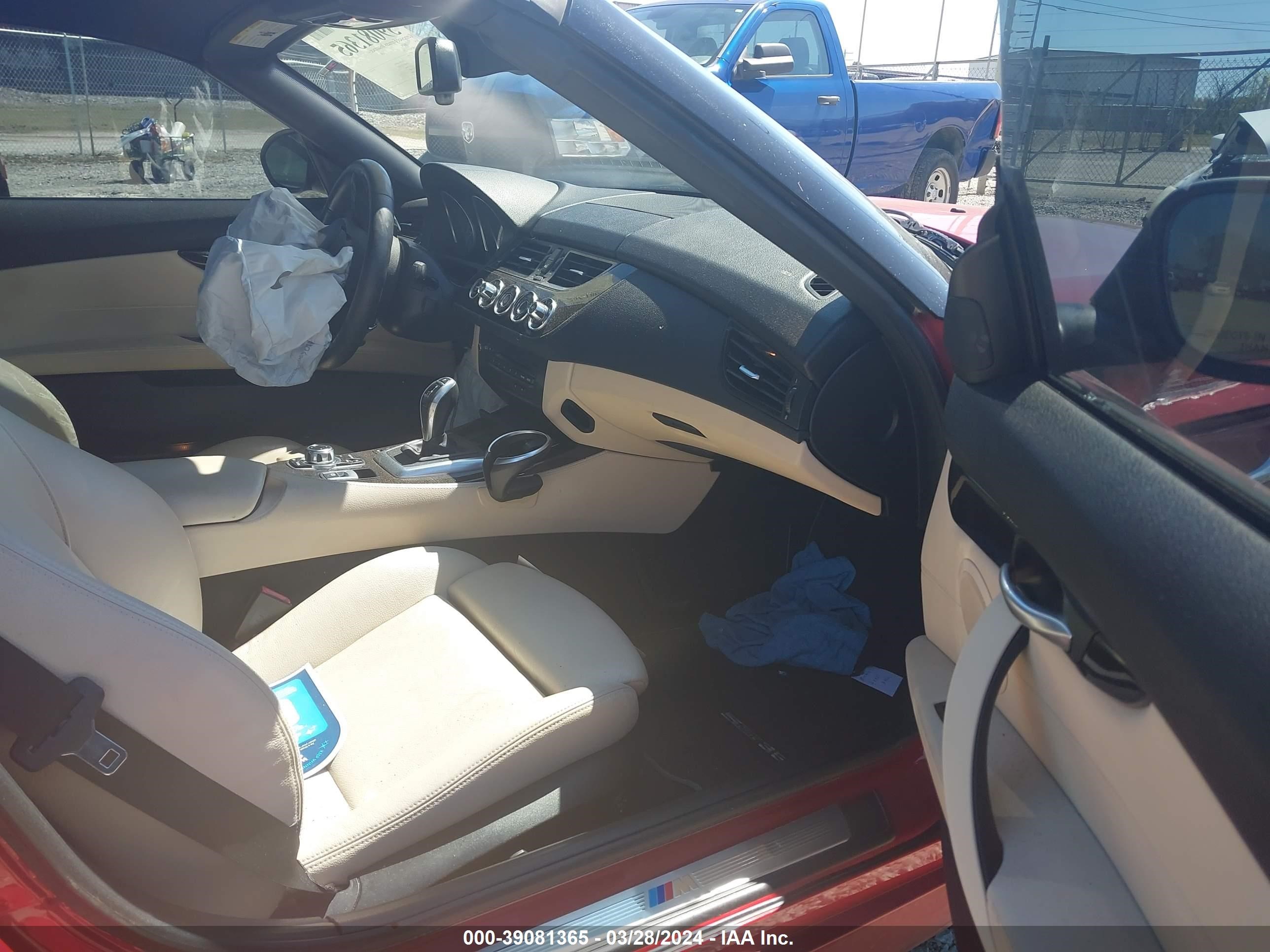 Photo 4 VIN: WBALM1C54EE634319 - BMW Z4 