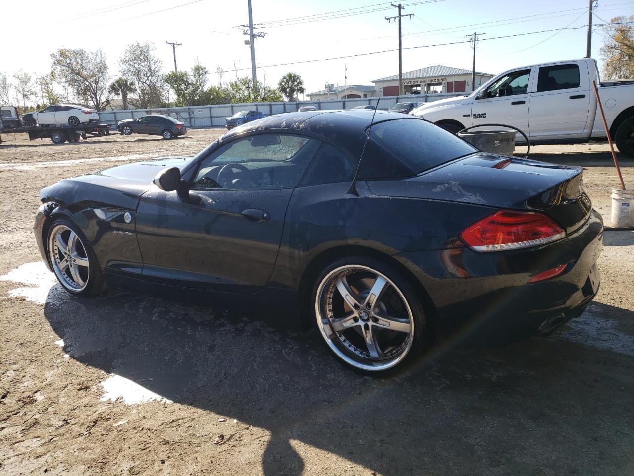 Photo 1 VIN: WBALM1C56BE633359 - BMW Z4 