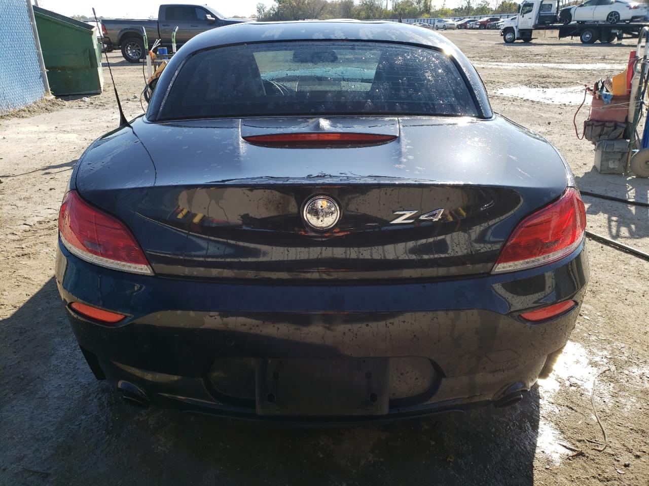 Photo 5 VIN: WBALM1C56BE633359 - BMW Z4 