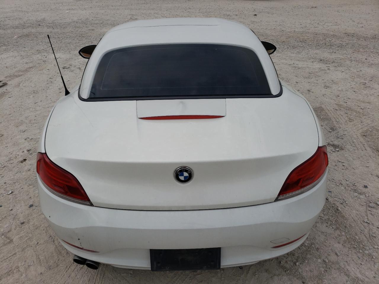 Photo 9 VIN: WBALM5C54BE380176 - BMW Z4 