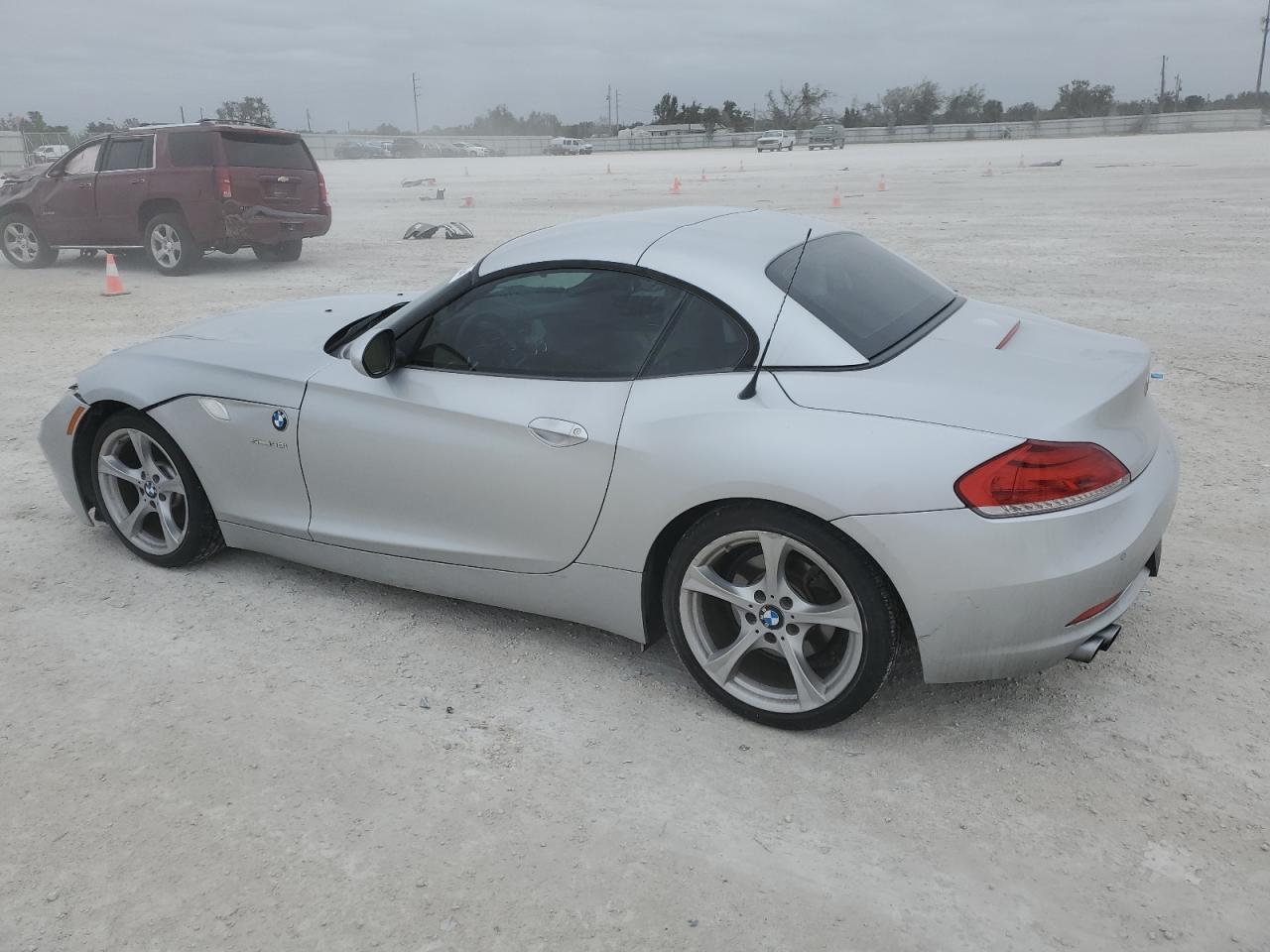 Photo 1 VIN: WBALM5C5XBE379100 - BMW Z4 