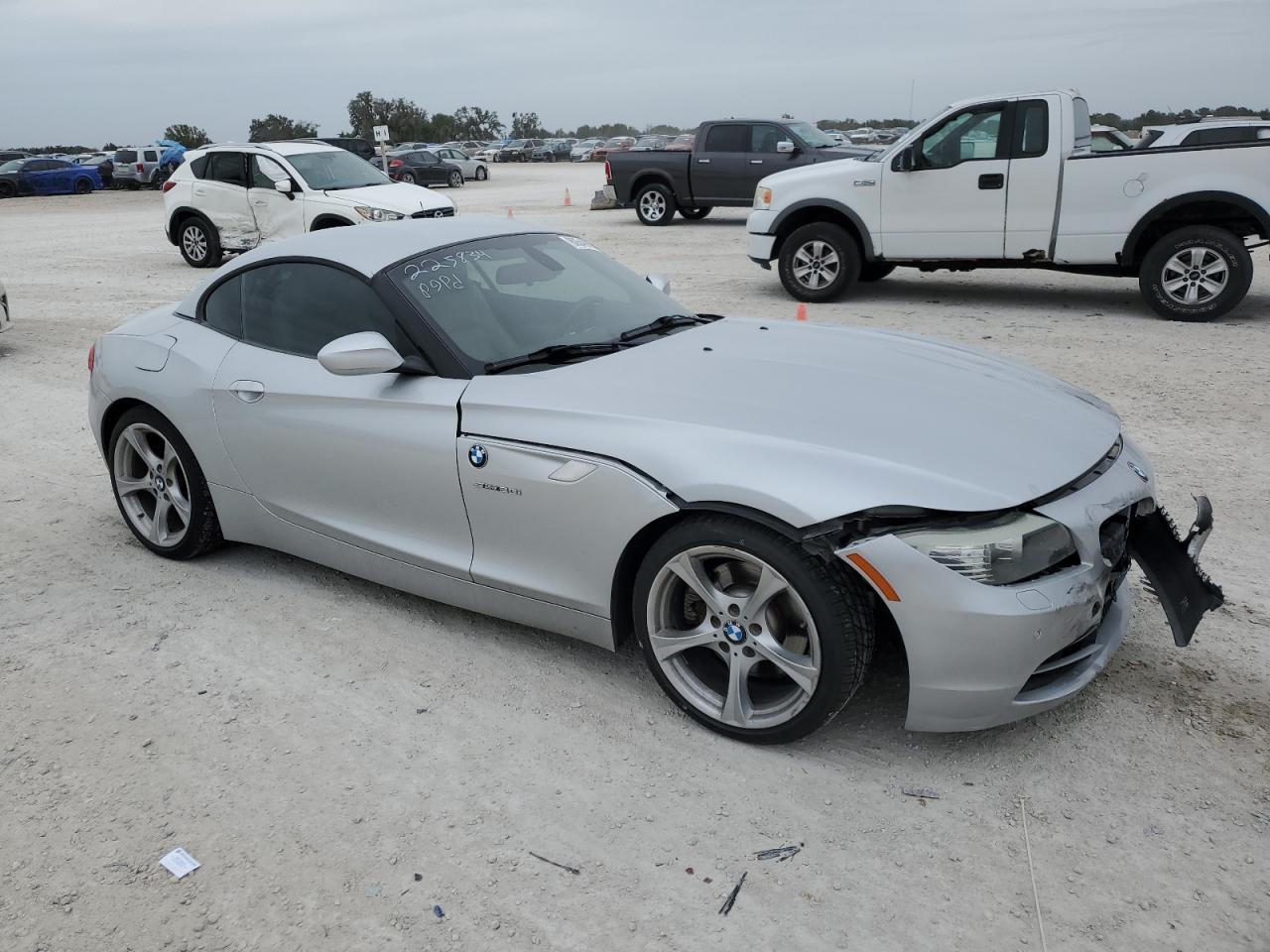 Photo 3 VIN: WBALM5C5XBE379100 - BMW Z4 