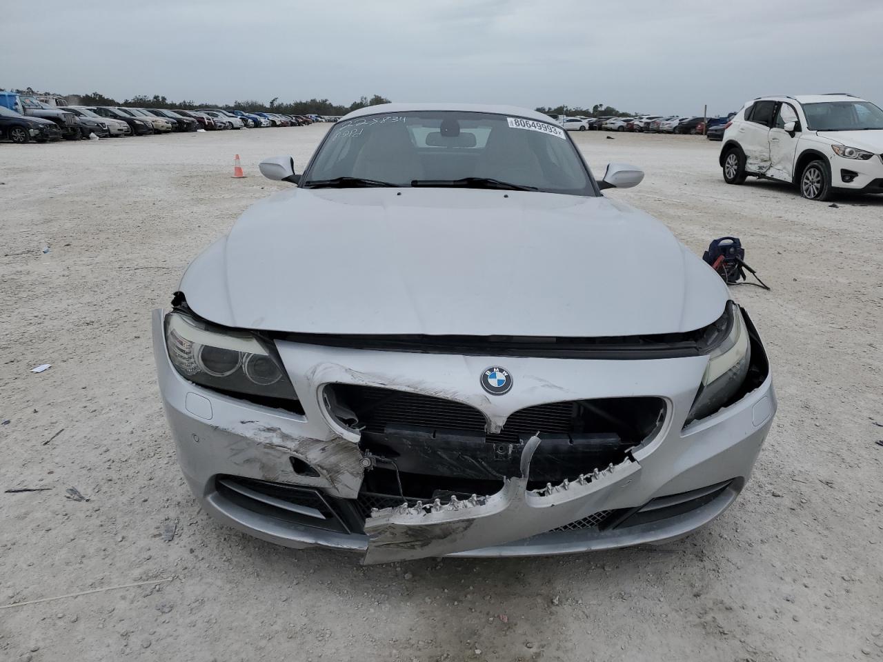 Photo 4 VIN: WBALM5C5XBE379100 - BMW Z4 