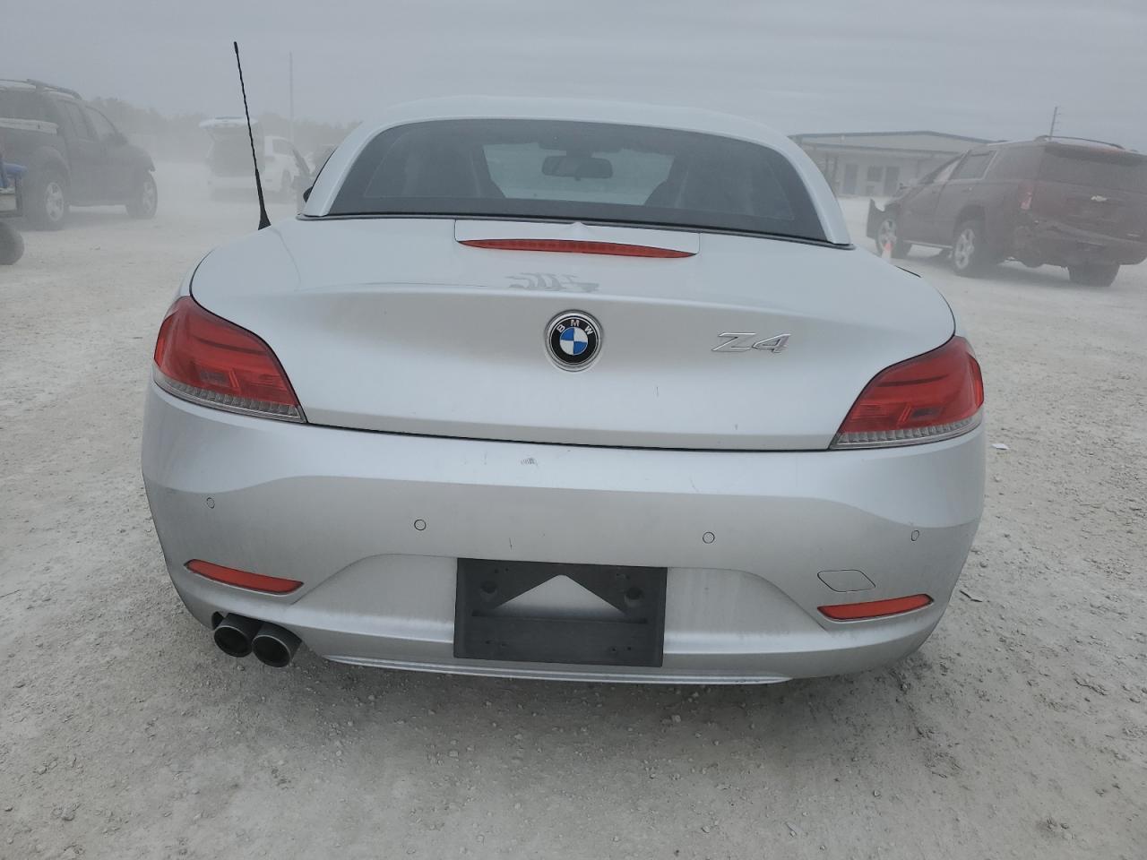 Photo 5 VIN: WBALM5C5XBE379100 - BMW Z4 