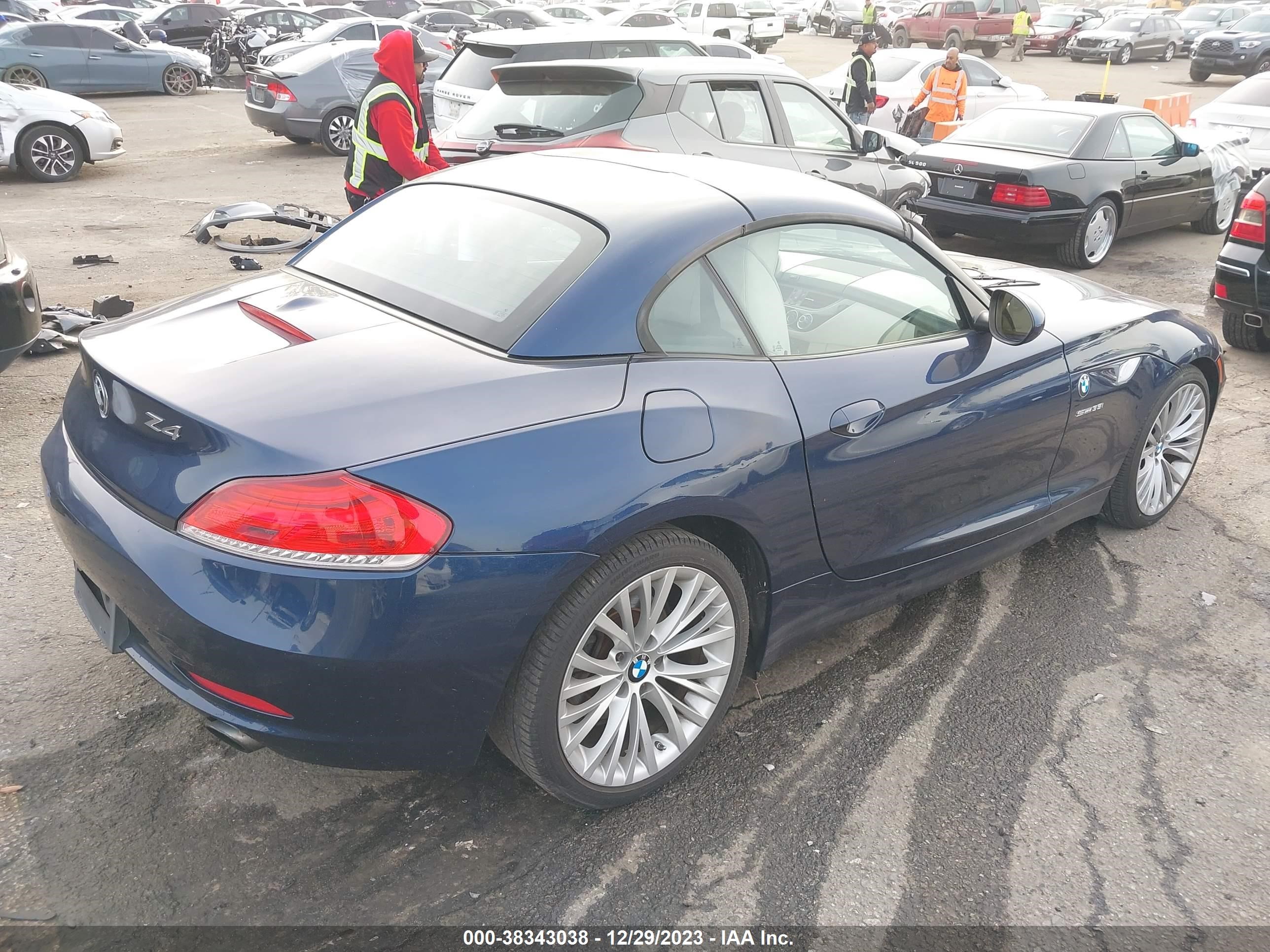 Photo 3 VIN: WBALM73539E164681 - BMW Z4 