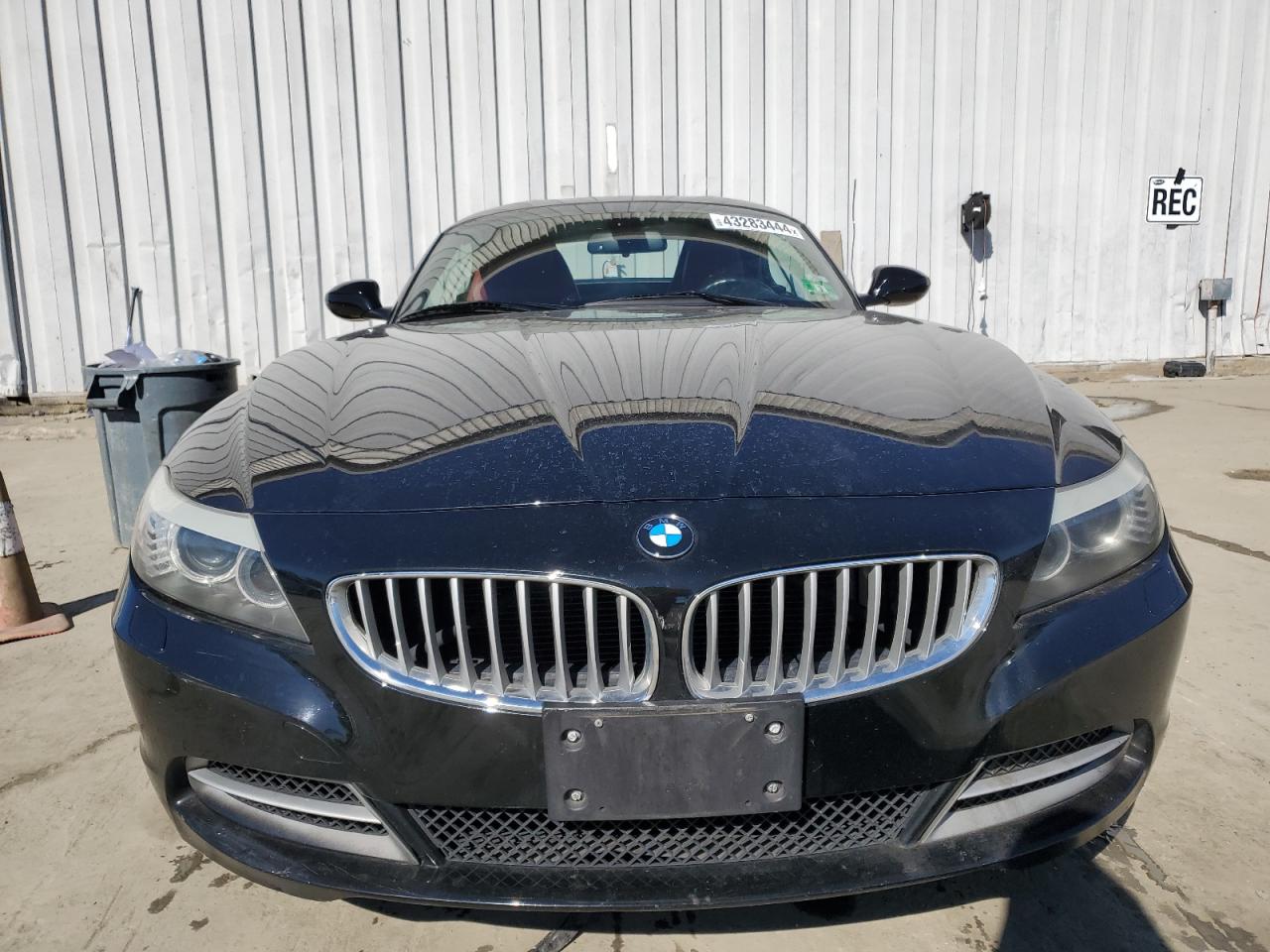 Photo 4 VIN: WBALM73599E165429 - BMW Z4 