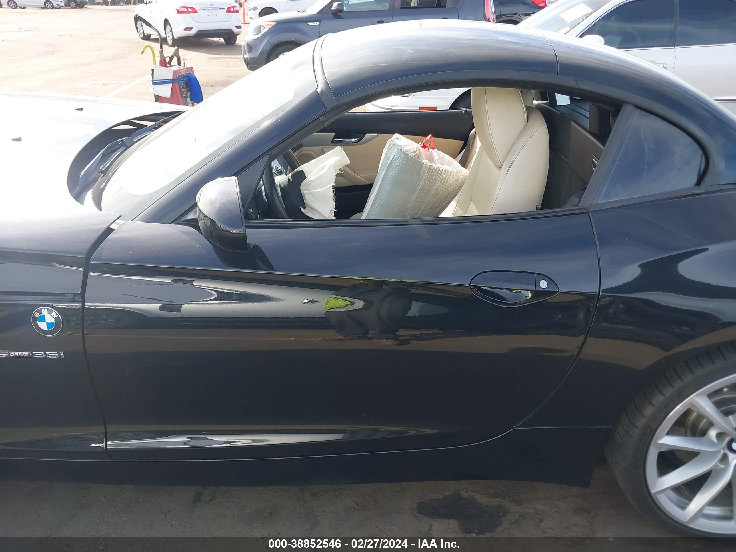 Photo 14 VIN: WBALM73599E351228 - BMW Z4 