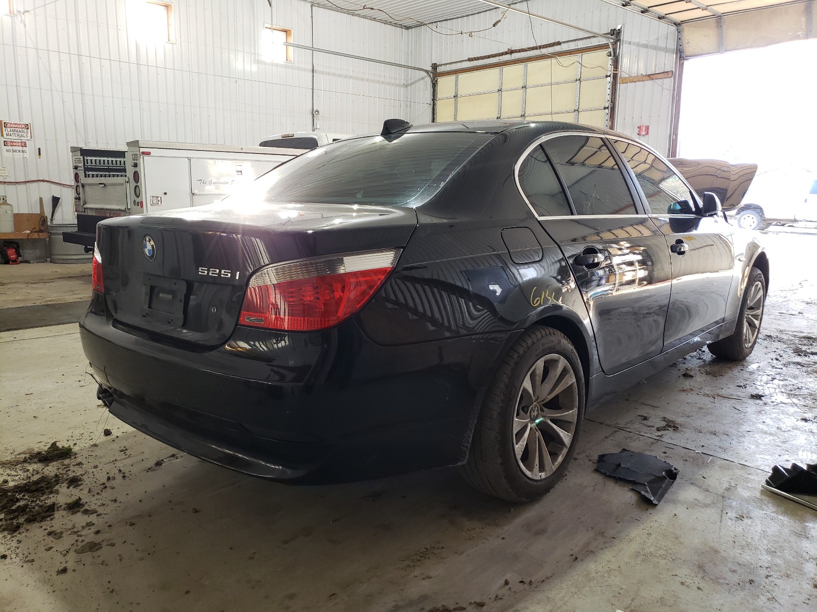 Photo 3 VIN: WBANA53574B173660 - BMW 525 I 