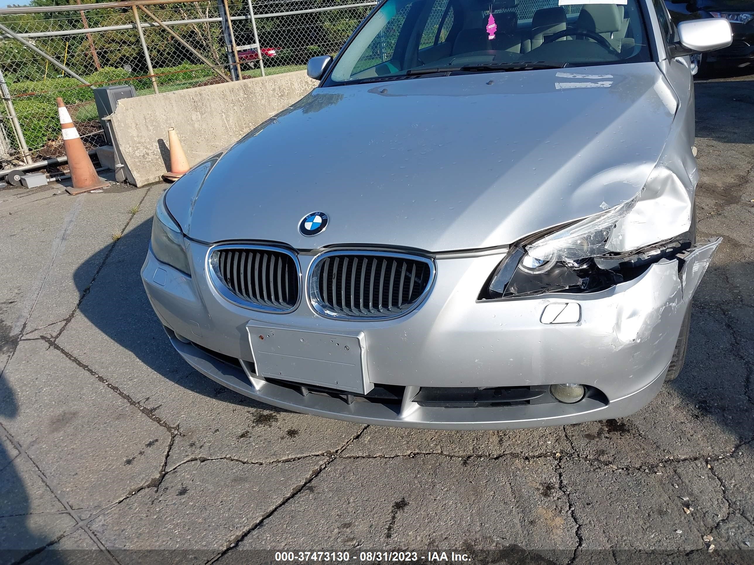 Photo 11 VIN: WBANA53575B857626 - BMW 5ER 