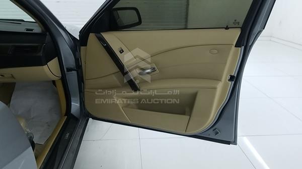 Photo 32 VIN: WBANA71075B612229 - BMW 530 