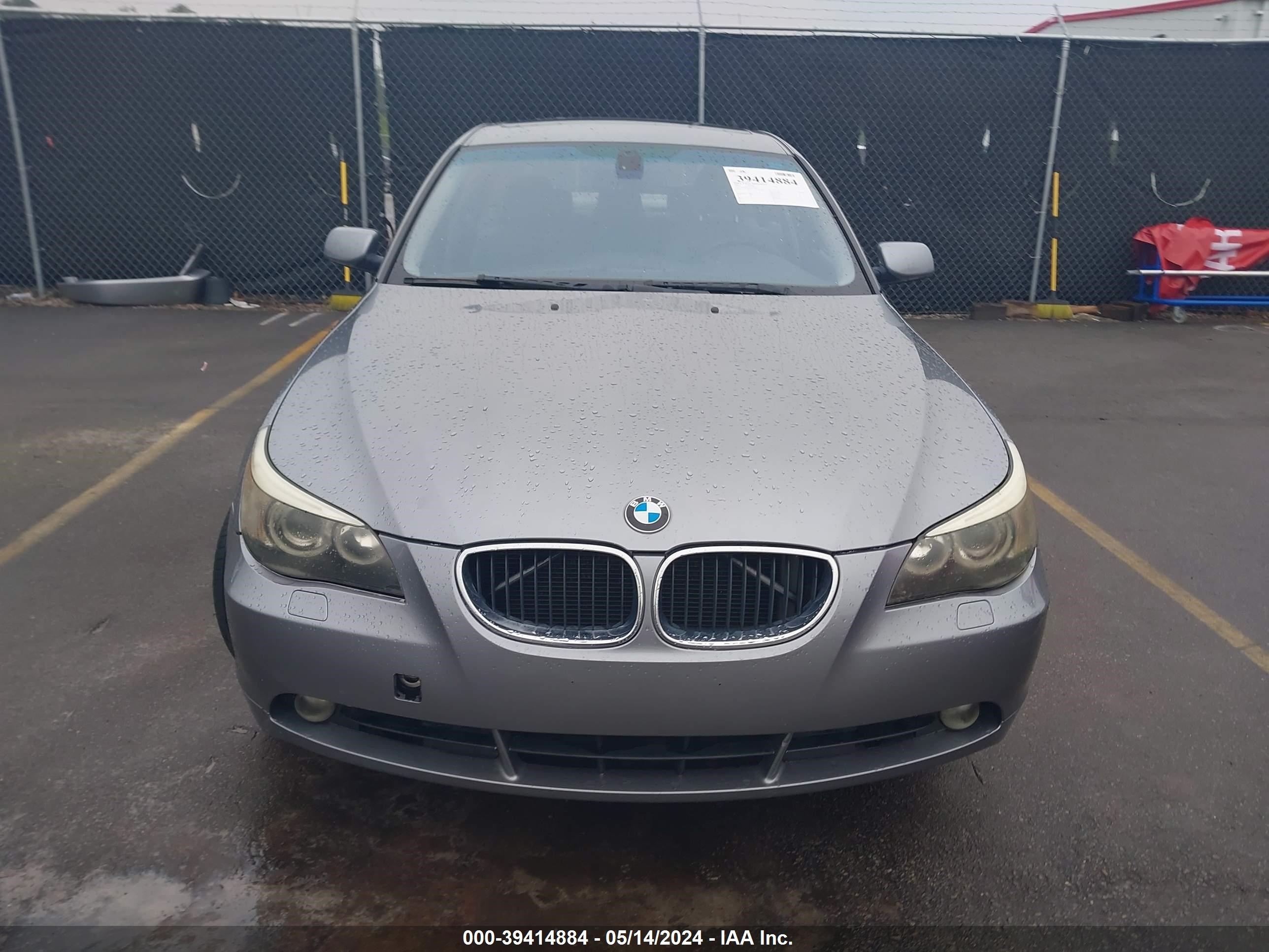 Photo 11 VIN: WBANA73515CR57453 - BMW 5ER 