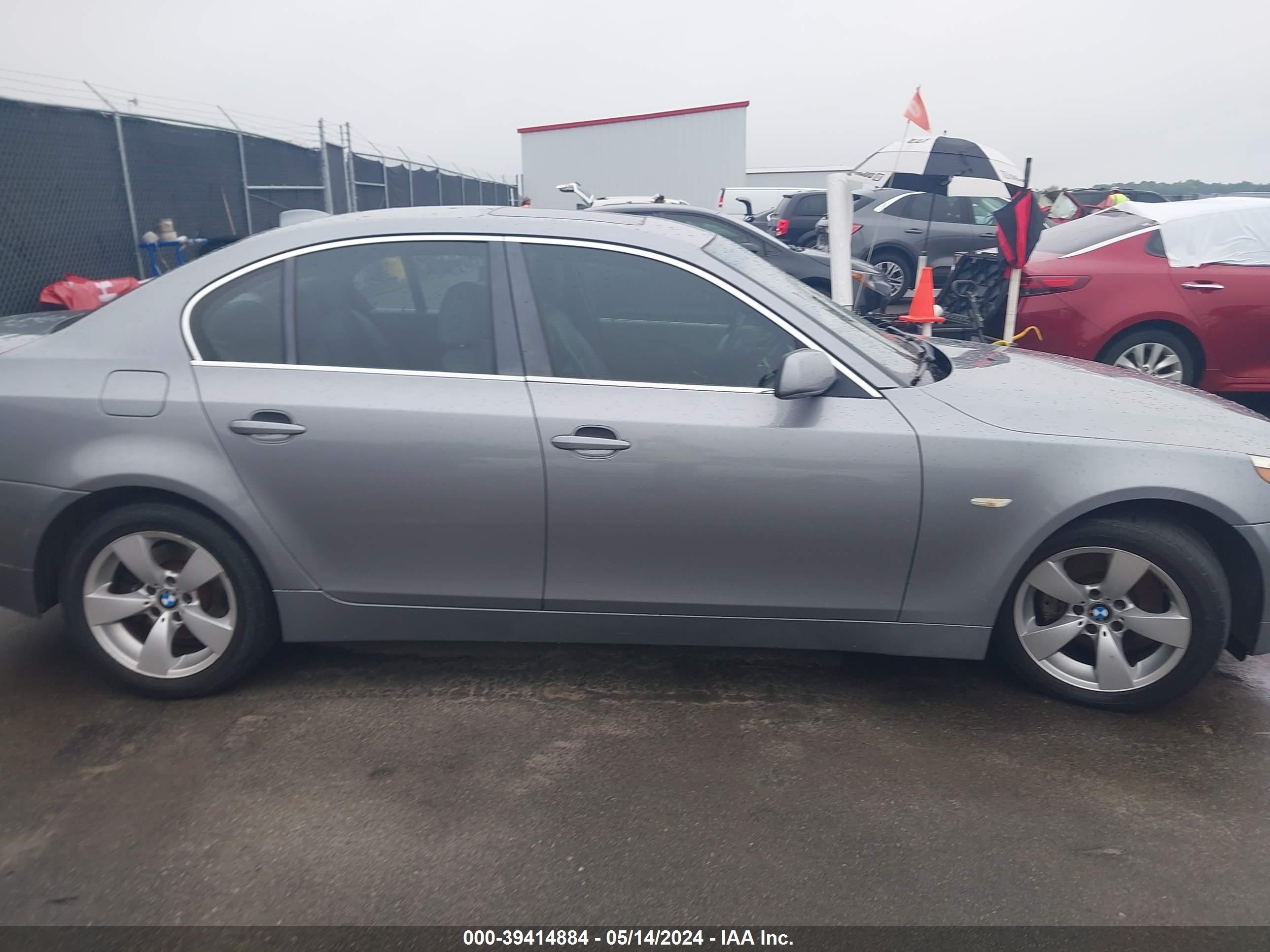 Photo 12 VIN: WBANA73515CR57453 - BMW 5ER 