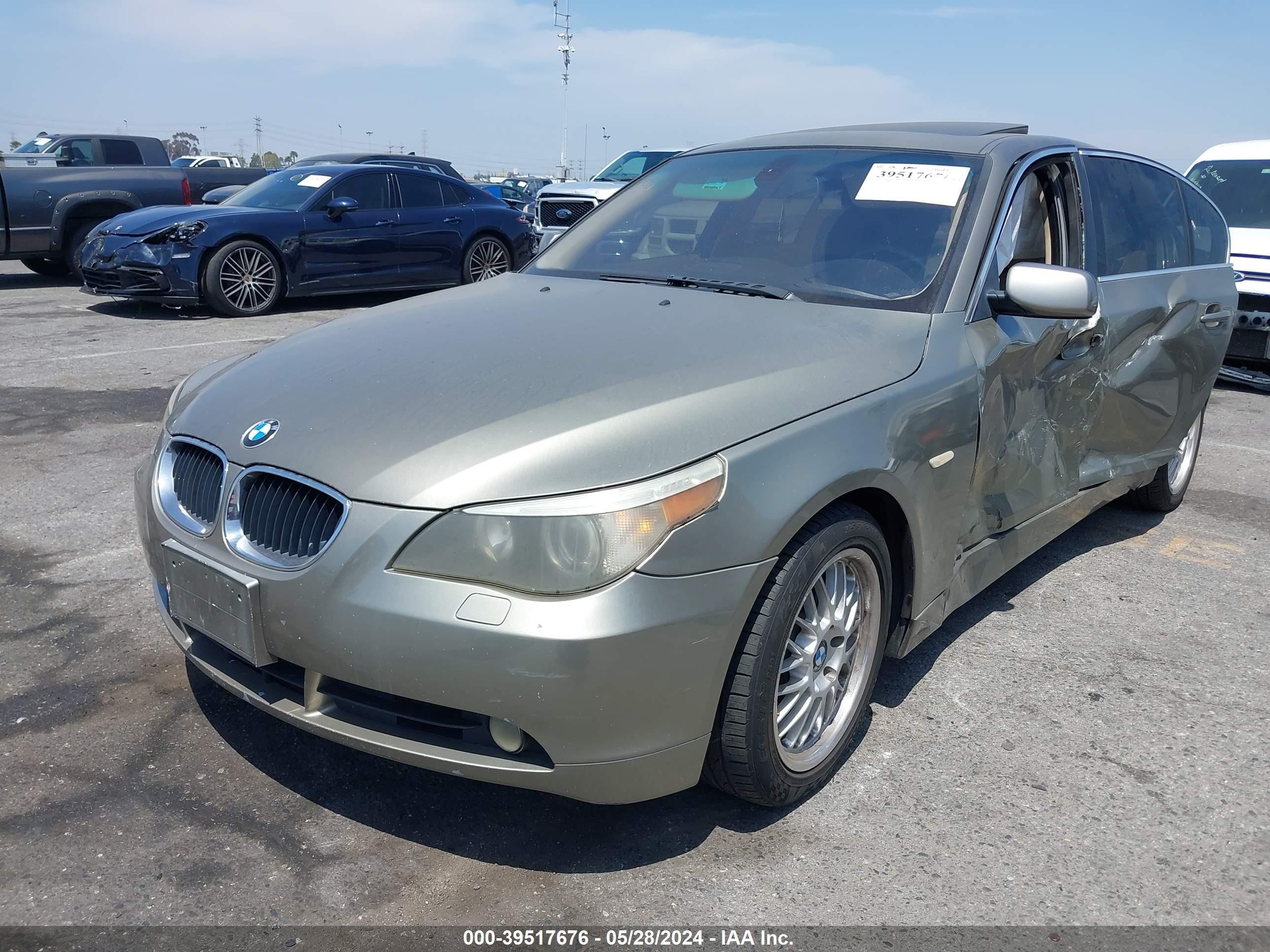 Photo 1 VIN: WBANA73535B819998 - BMW 5ER 