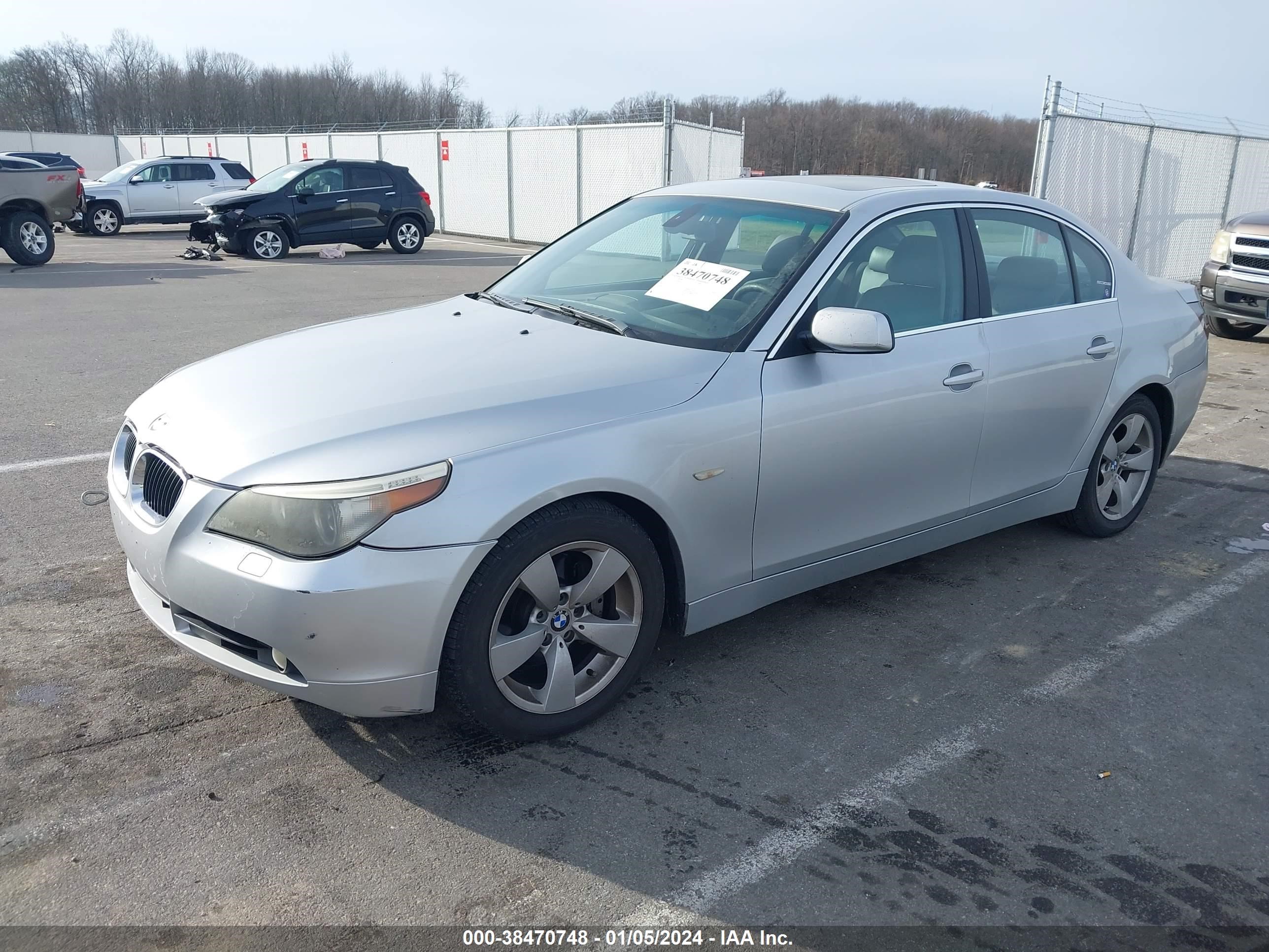 Photo 1 VIN: WBANA73555B818349 - BMW 5ER 