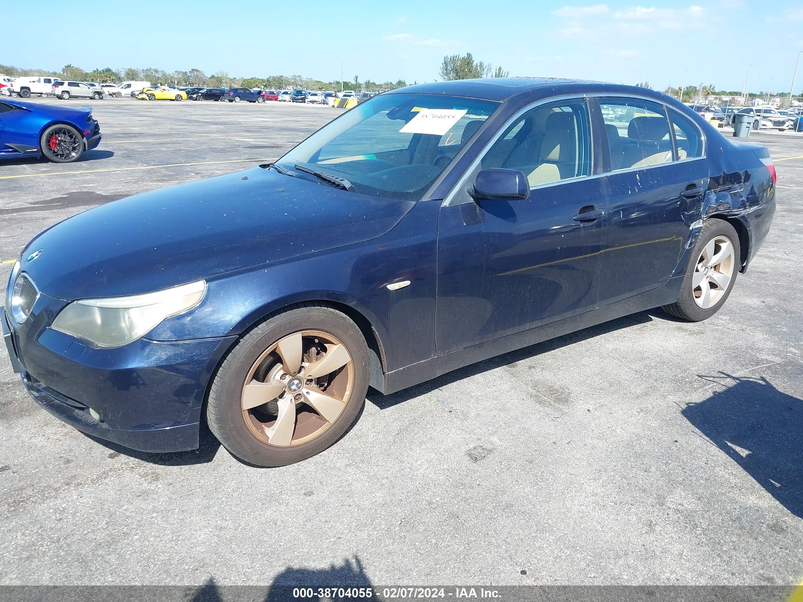 Photo 1 VIN: WBANA73555B818657 - BMW 5ER 