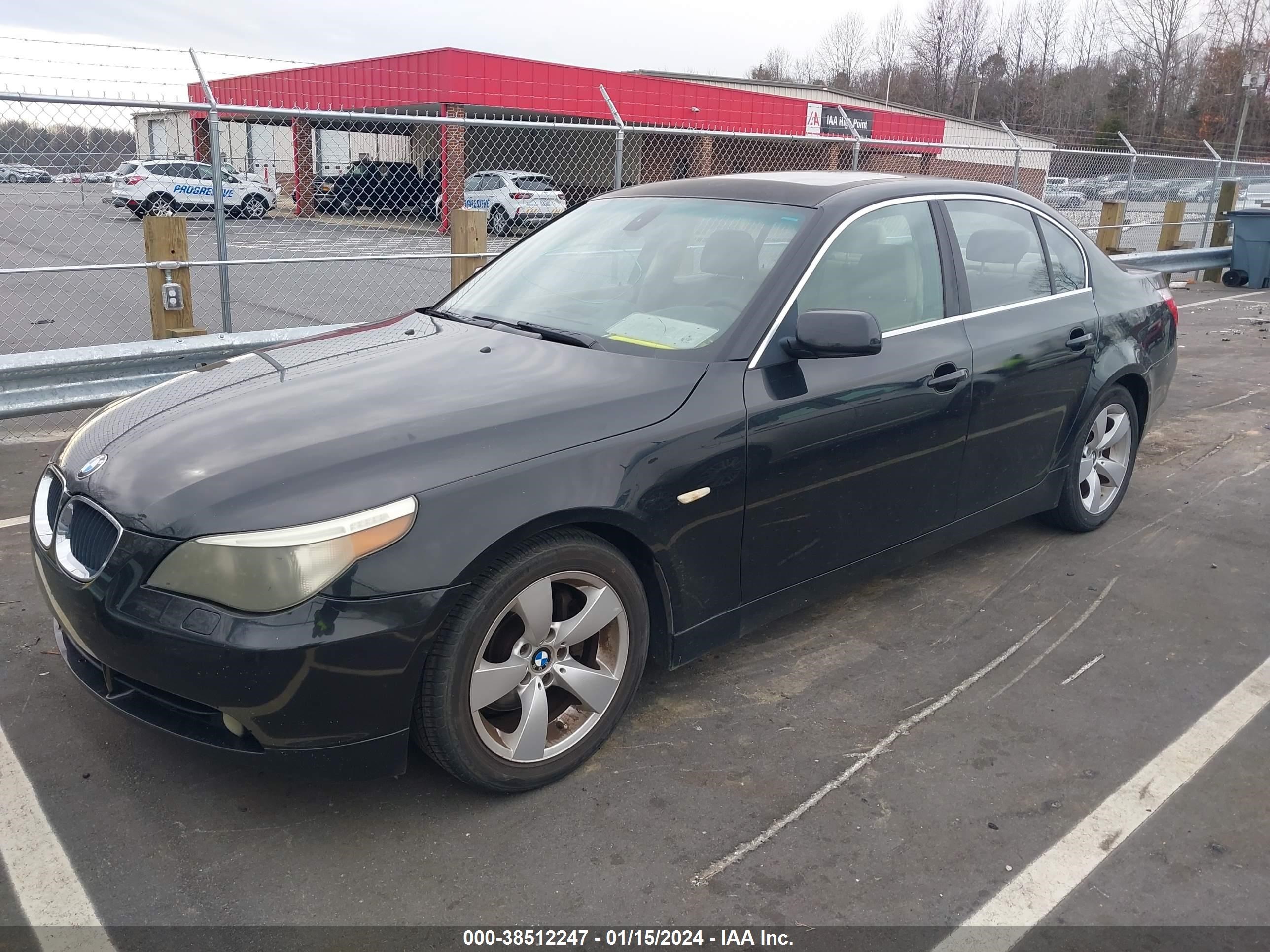 Photo 1 VIN: WBANA73574B047813 - BMW 5ER 