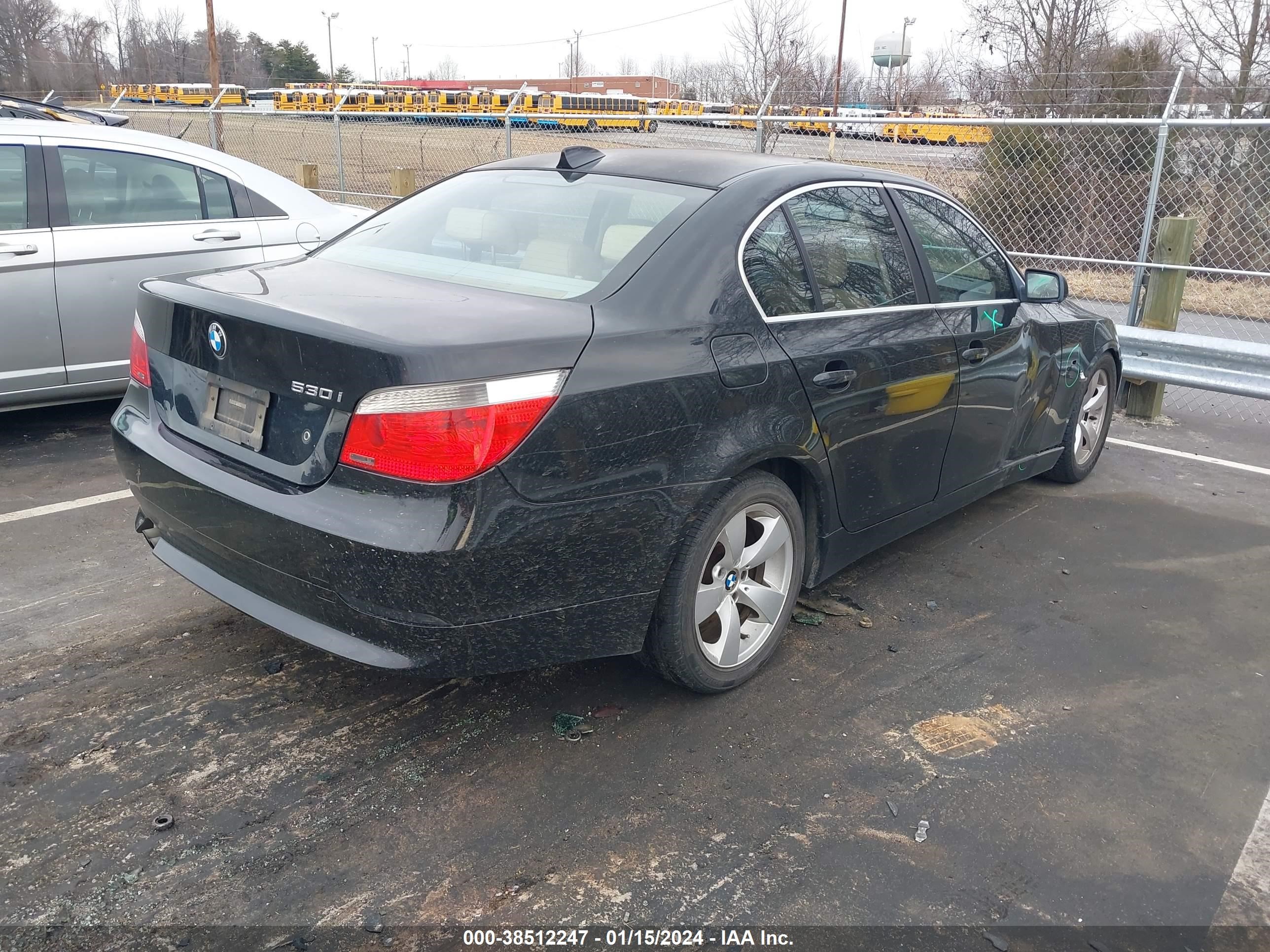 Photo 3 VIN: WBANA73574B047813 - BMW 5ER 