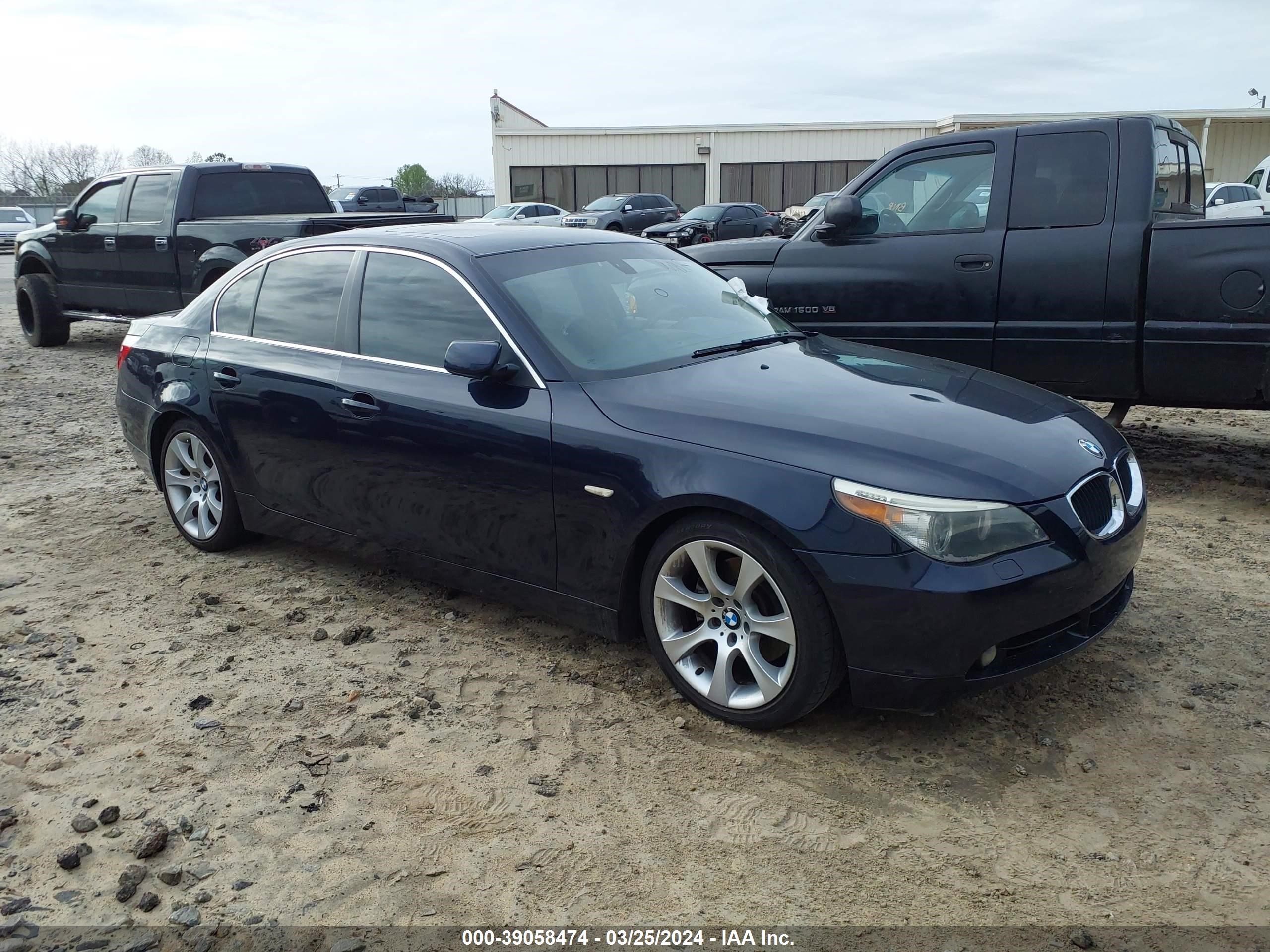 Photo 0 VIN: WBANA735X4B810438 - BMW 5ER 