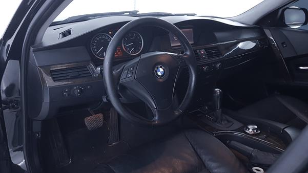 Photo 10 VIN: WBANB31080B077698 - BMW 545 